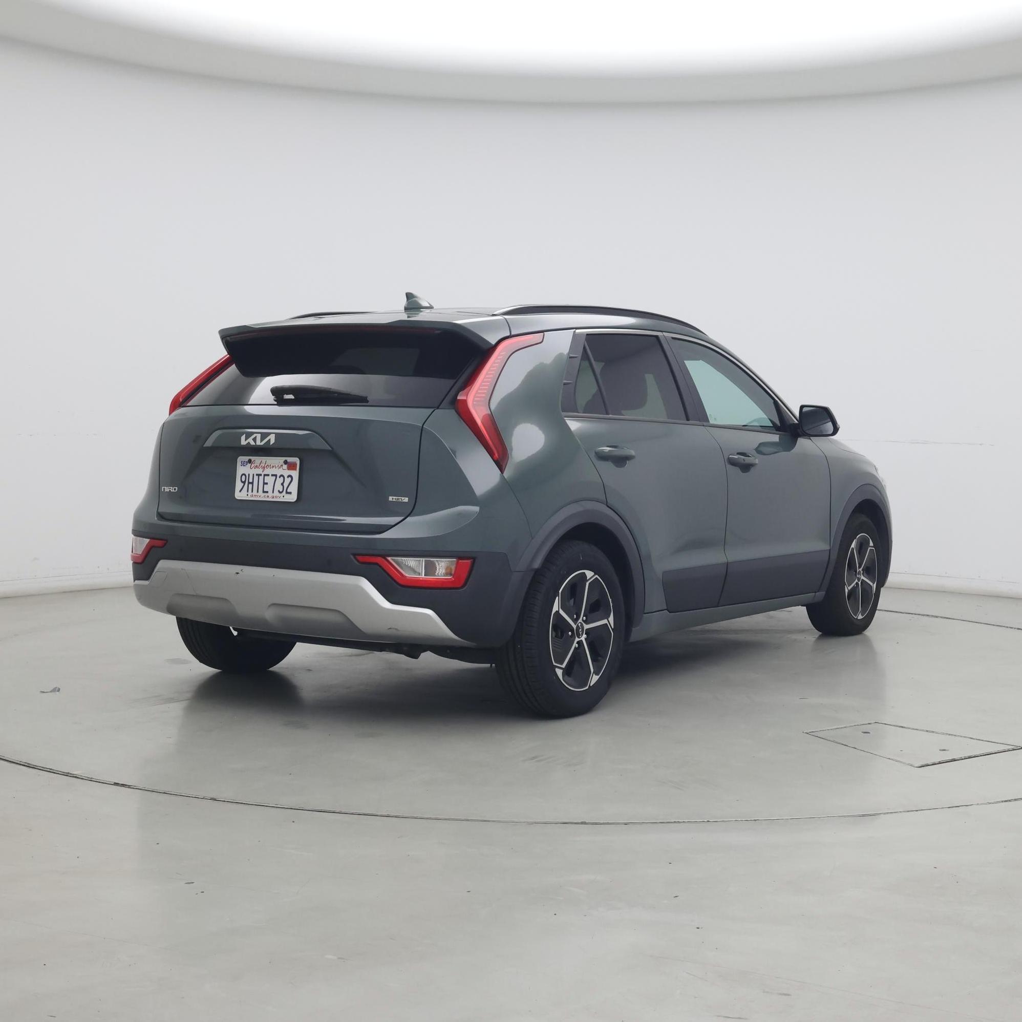 Thumbnail: 2023 Kia Niro - 8