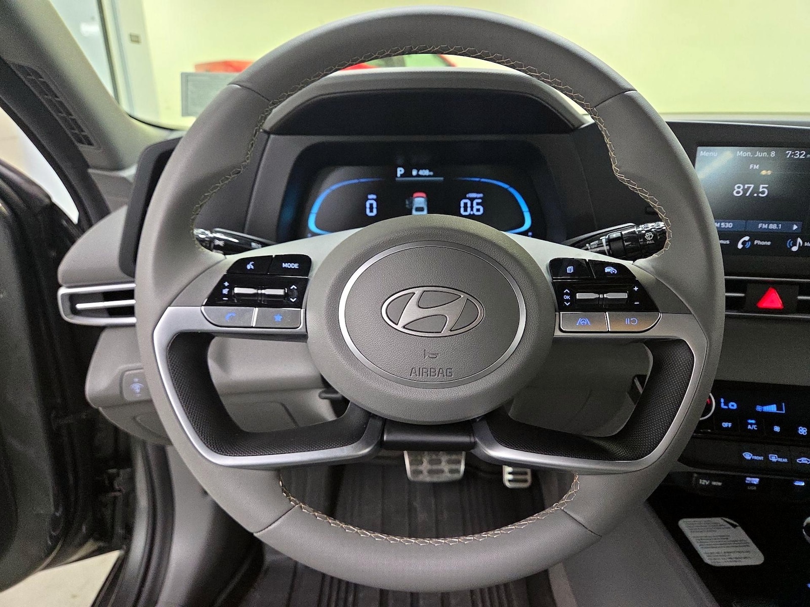 2026 Hyundai Elantra SEL Sport - Photo 11