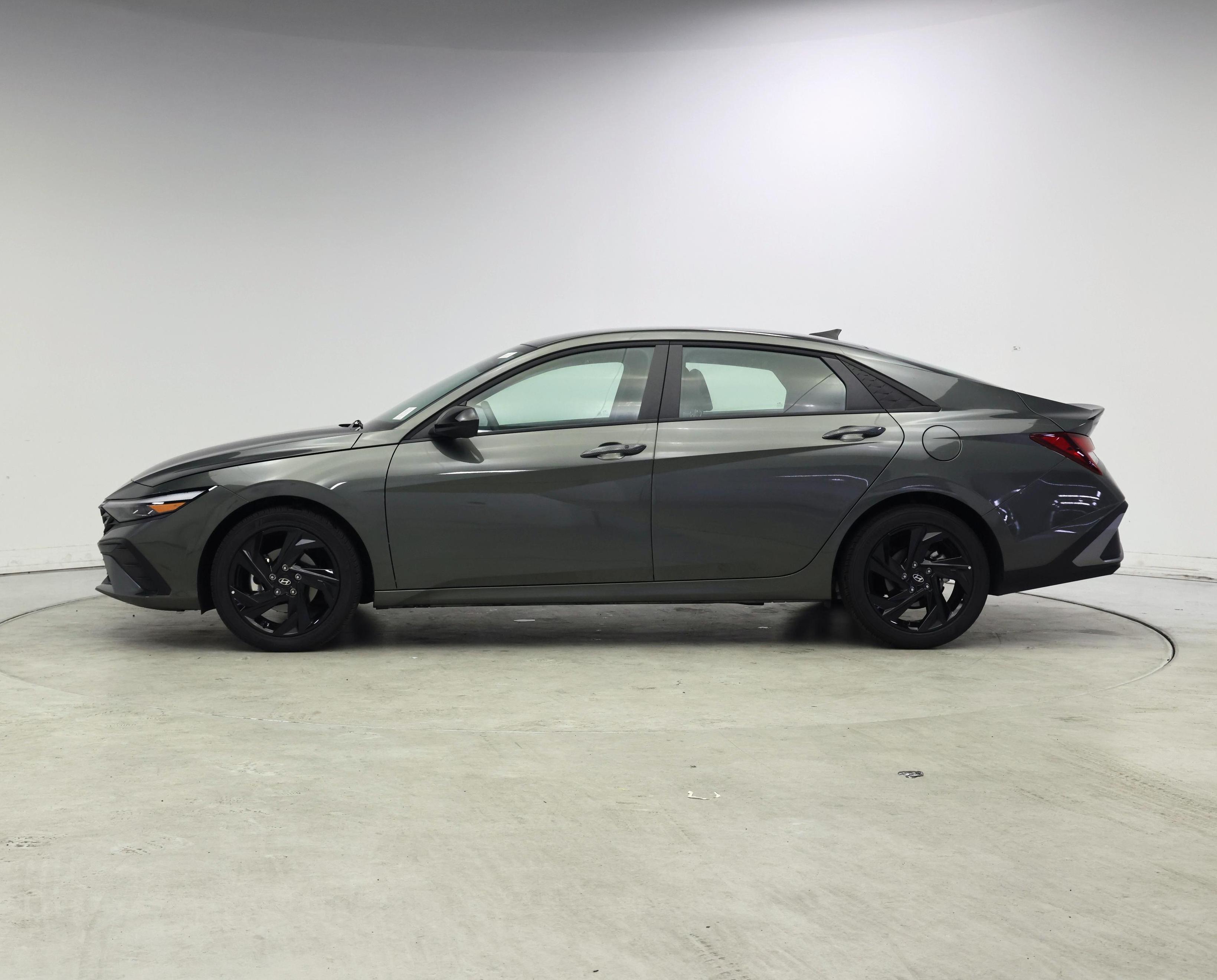 Thumbnail: 2026 Hyundai Elantra - 3