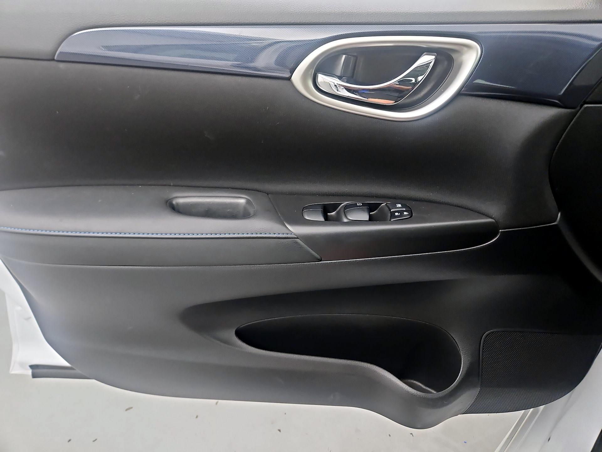 Thumbnail: 2019 Nissan Sentra - 12