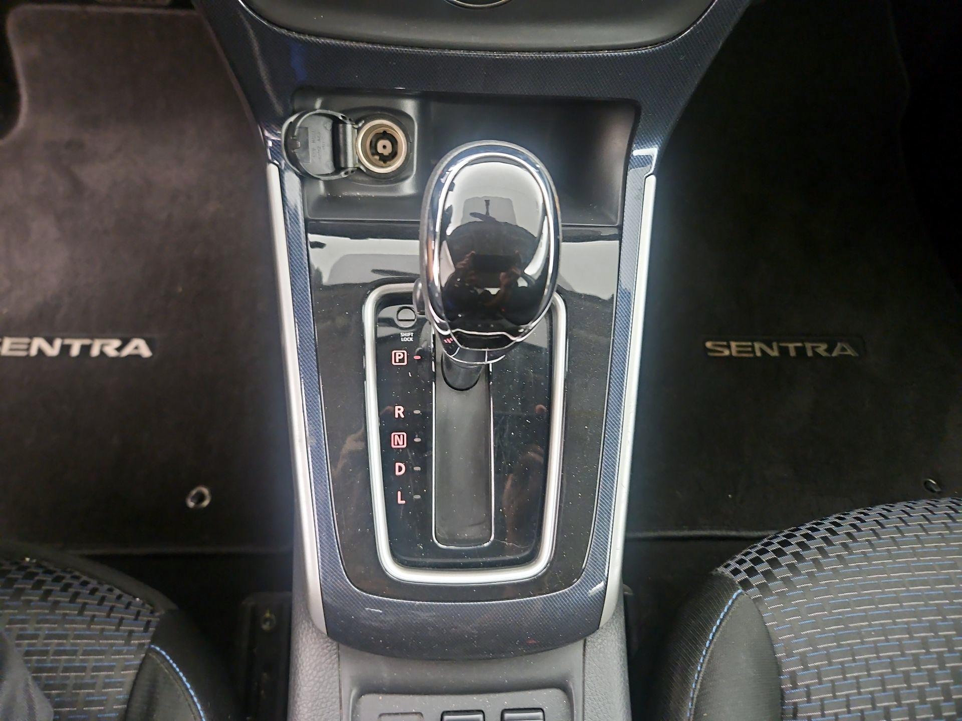Thumbnail: 2019 Nissan Sentra - 17