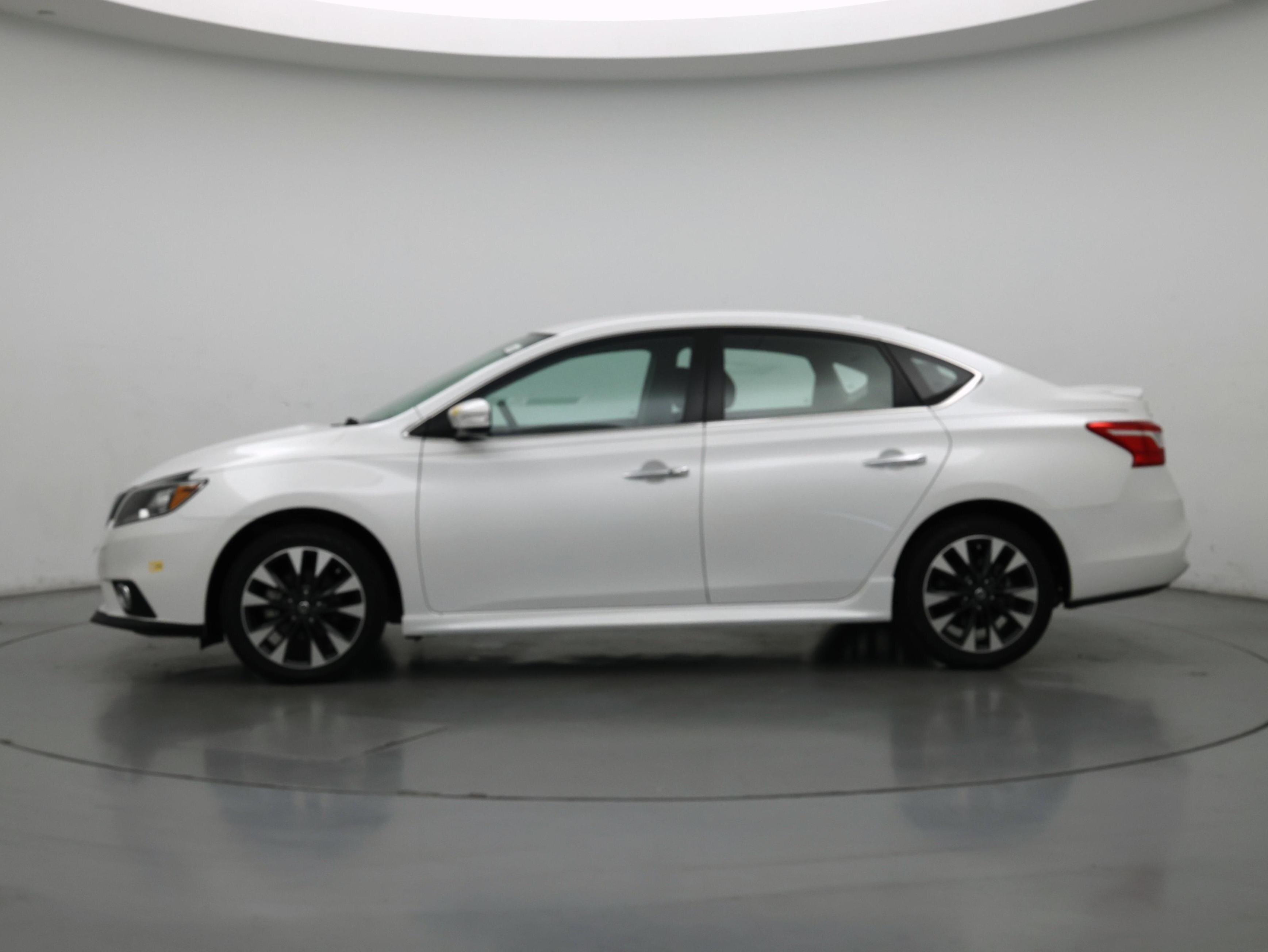 Thumbnail: 2019 Nissan Sentra - 3