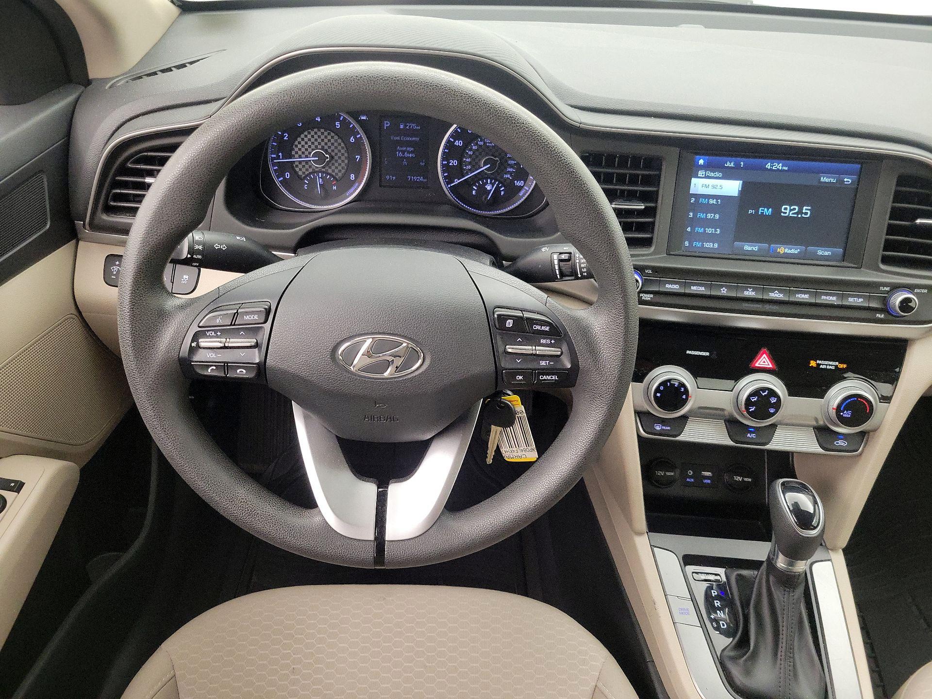 Thumbnail: 2019 Hyundai Elantra - 10