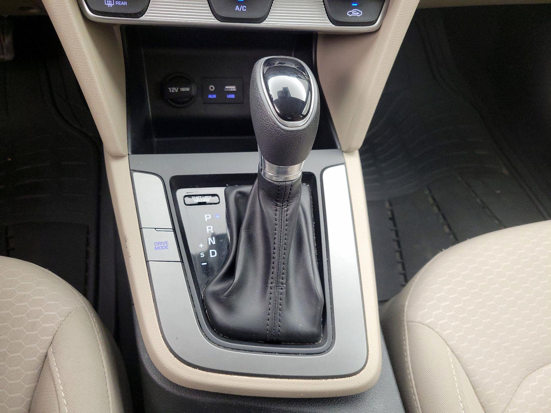 Thumbnail: 2019 Hyundai Elantra - 17