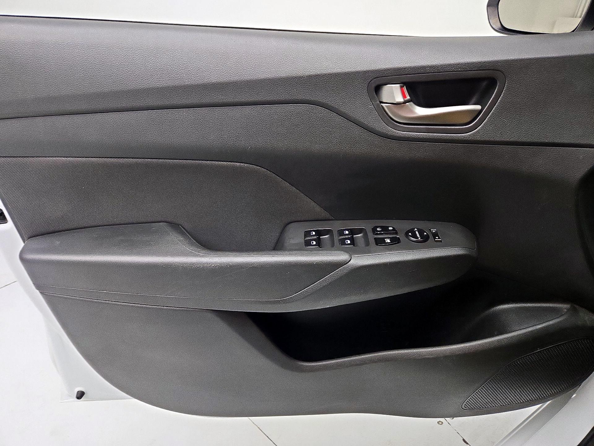 Thumbnail: 2019 Hyundai Accent - 12