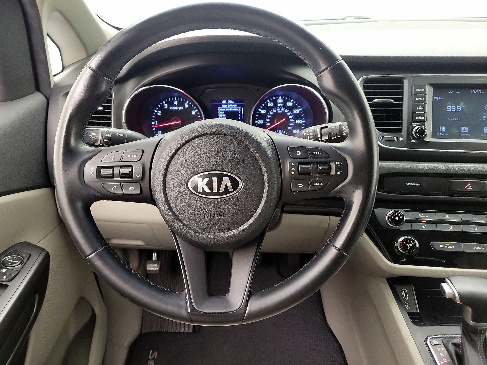 Thumbnail: 2020 Kia Sedona - 10