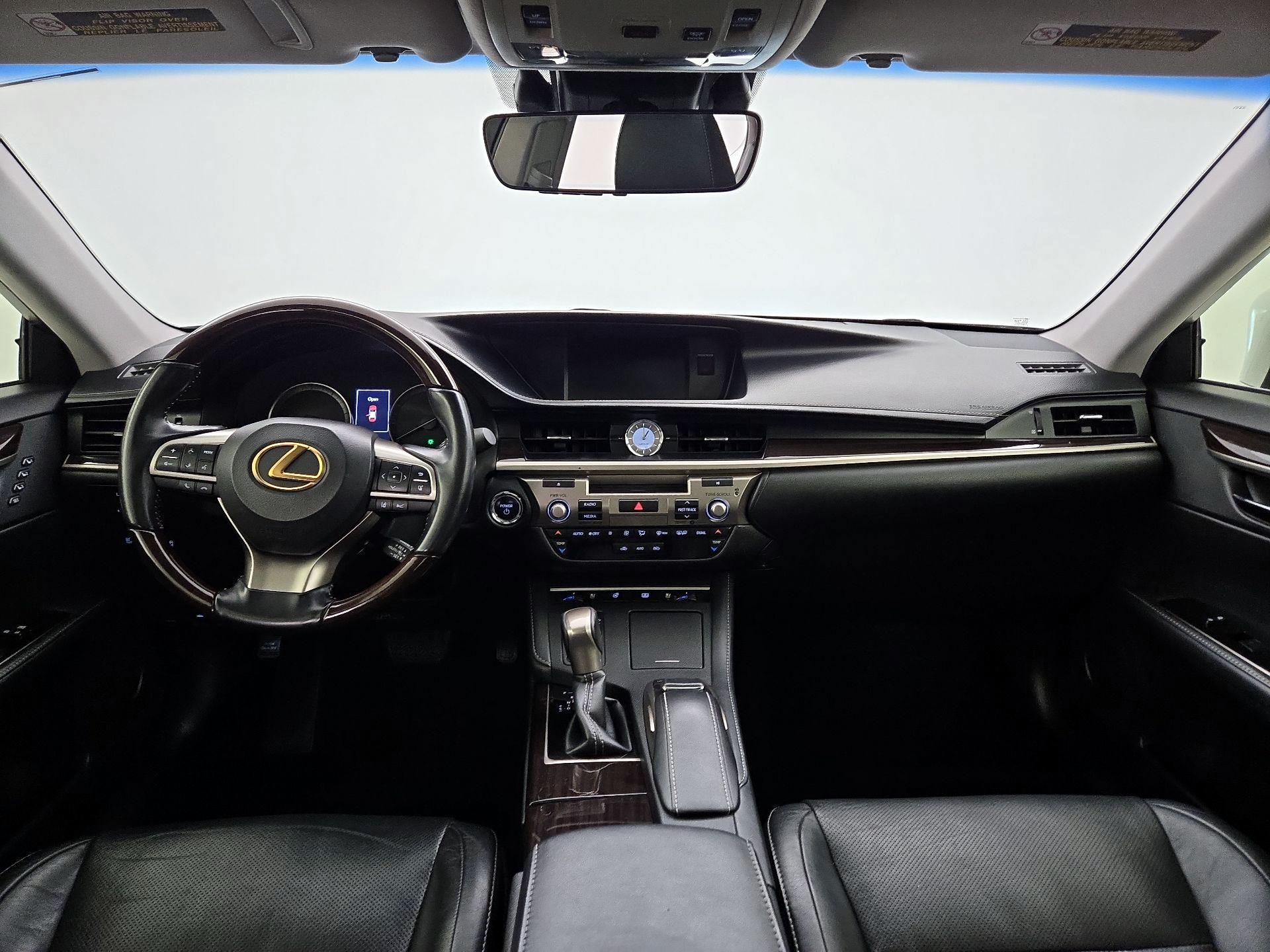 Thumbnail: 2018 Lexus ES - 9