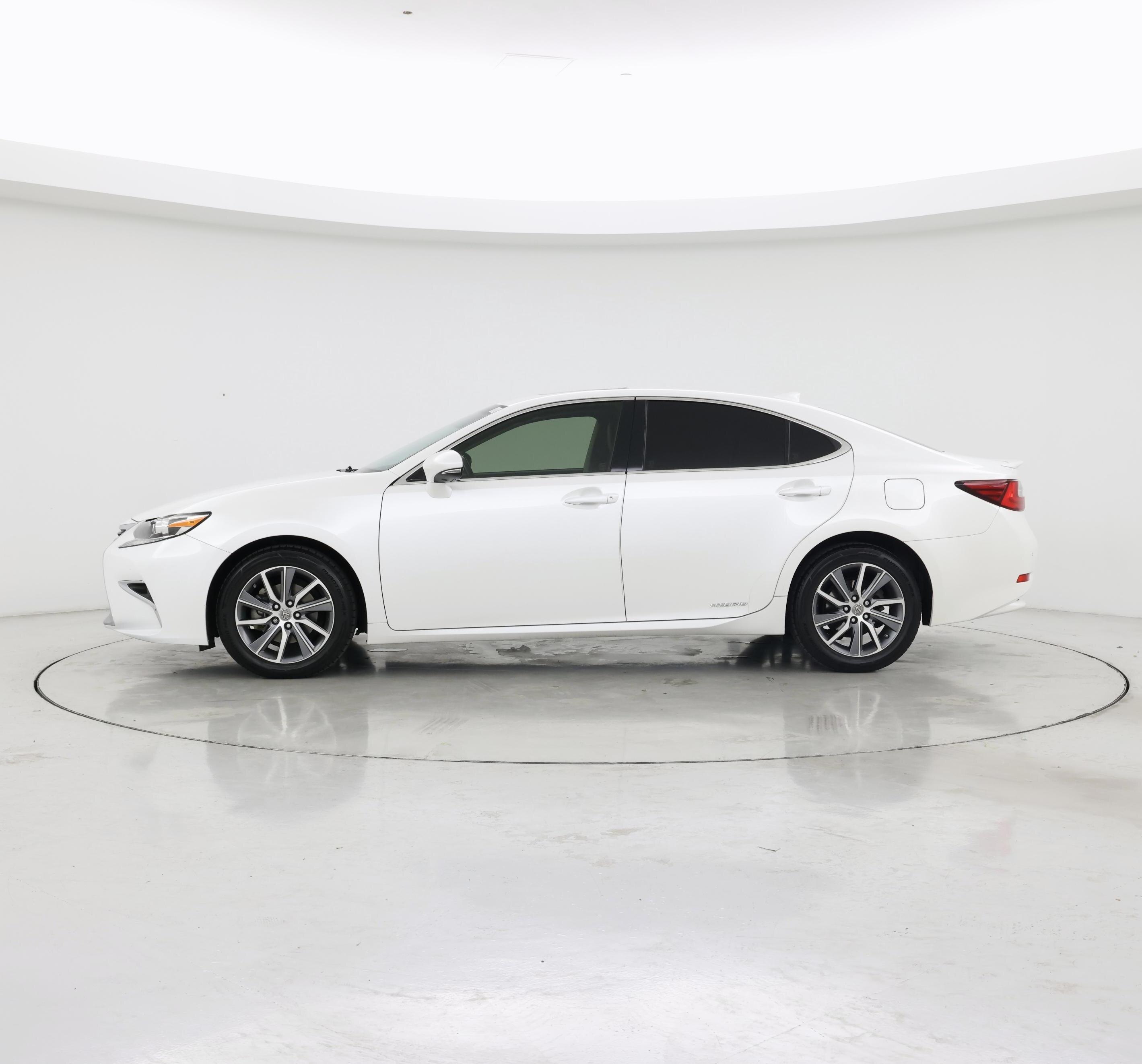 Thumbnail: 2018 Lexus ES - 3