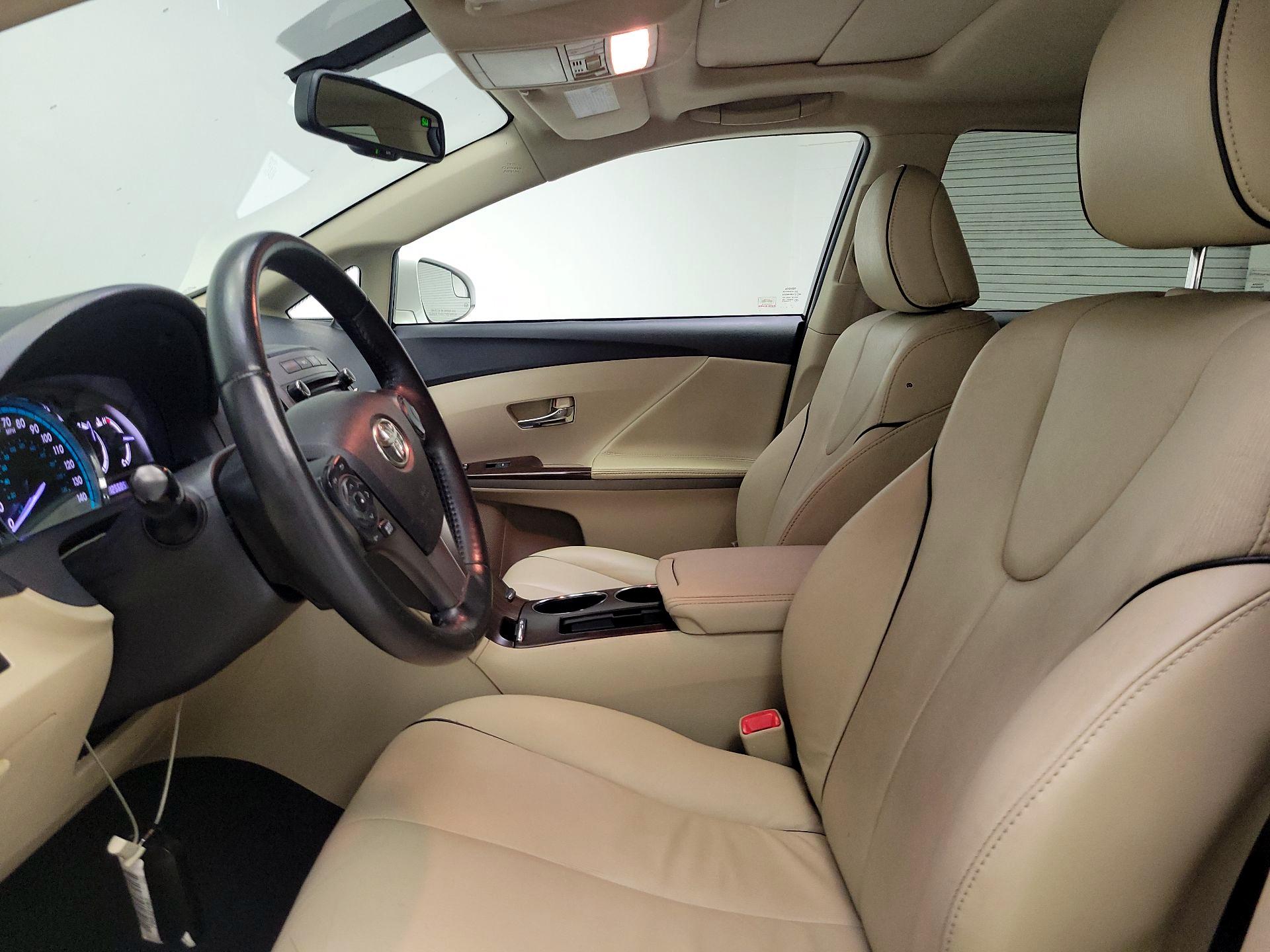 Thumbnail: 2014 Toyota Venza - 11