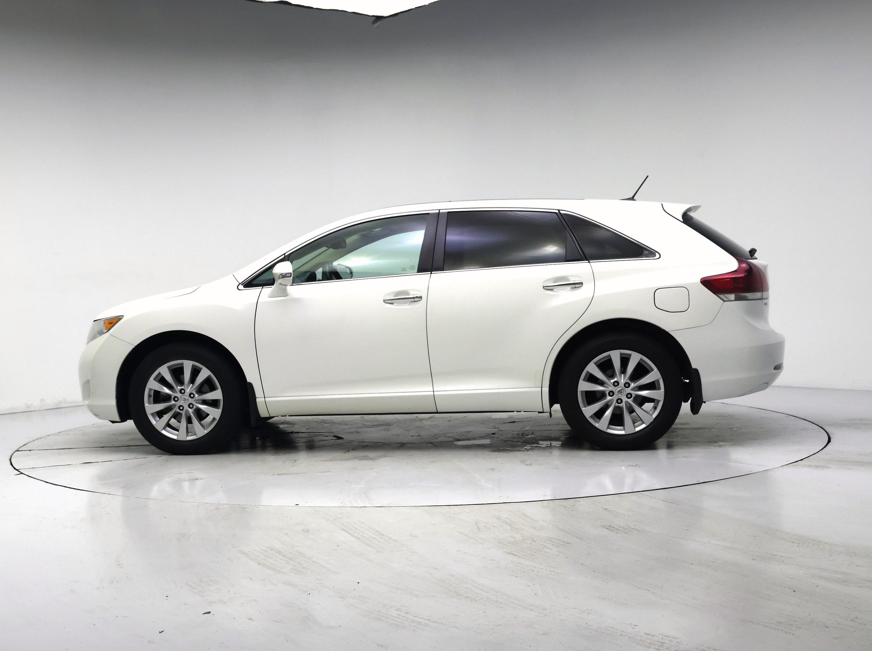 Thumbnail: 2014 Toyota Venza - 3