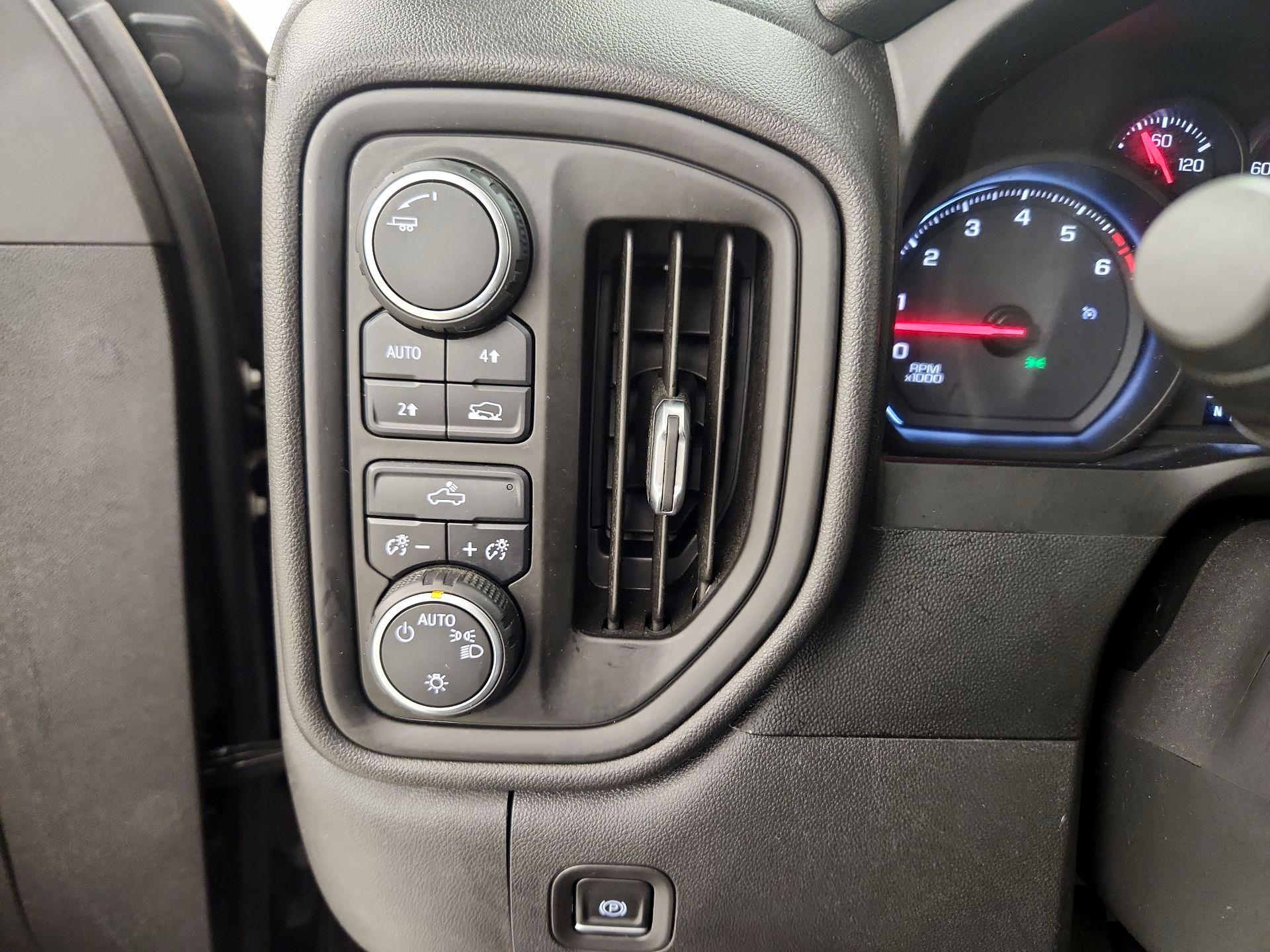 Thumbnail: 2020 Chevrolet Silverado 1500 - 13