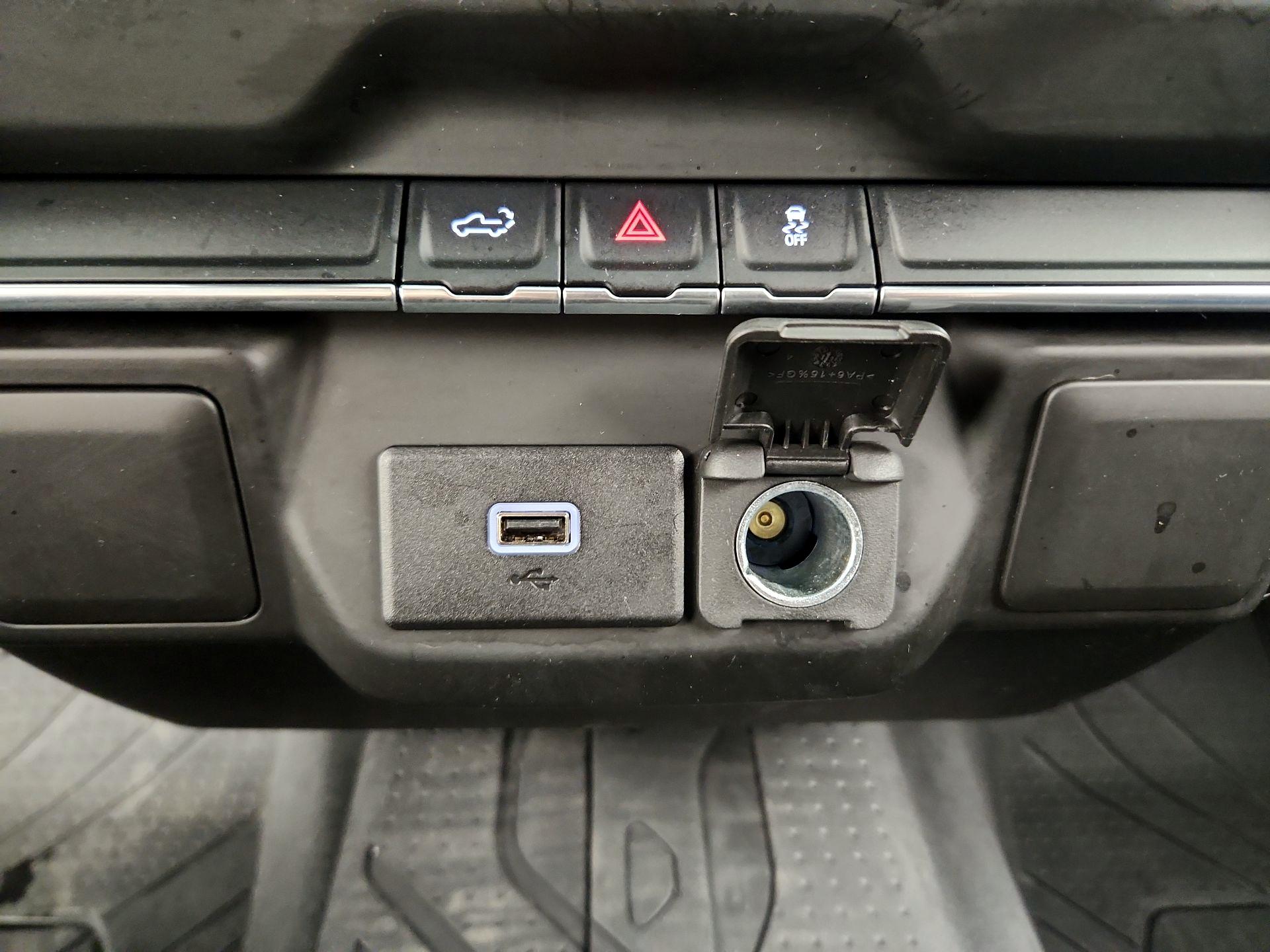 Thumbnail: 2020 Chevrolet Silverado 1500 - 18