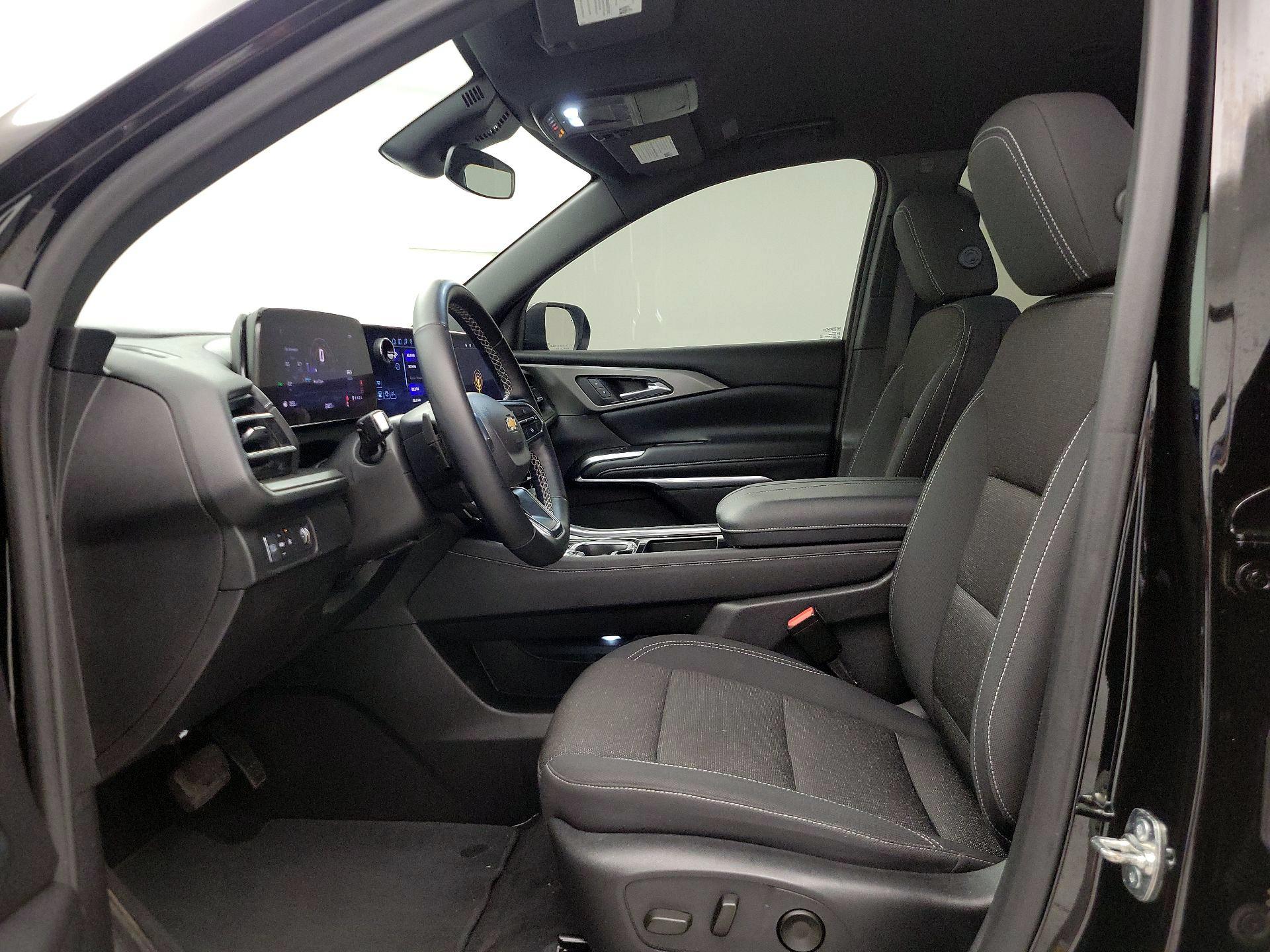Thumbnail: 2025 Chevrolet Traverse - 11