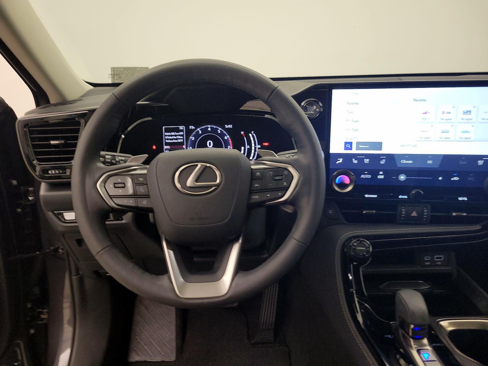 2025 Lexus NX 350 - Photo 11