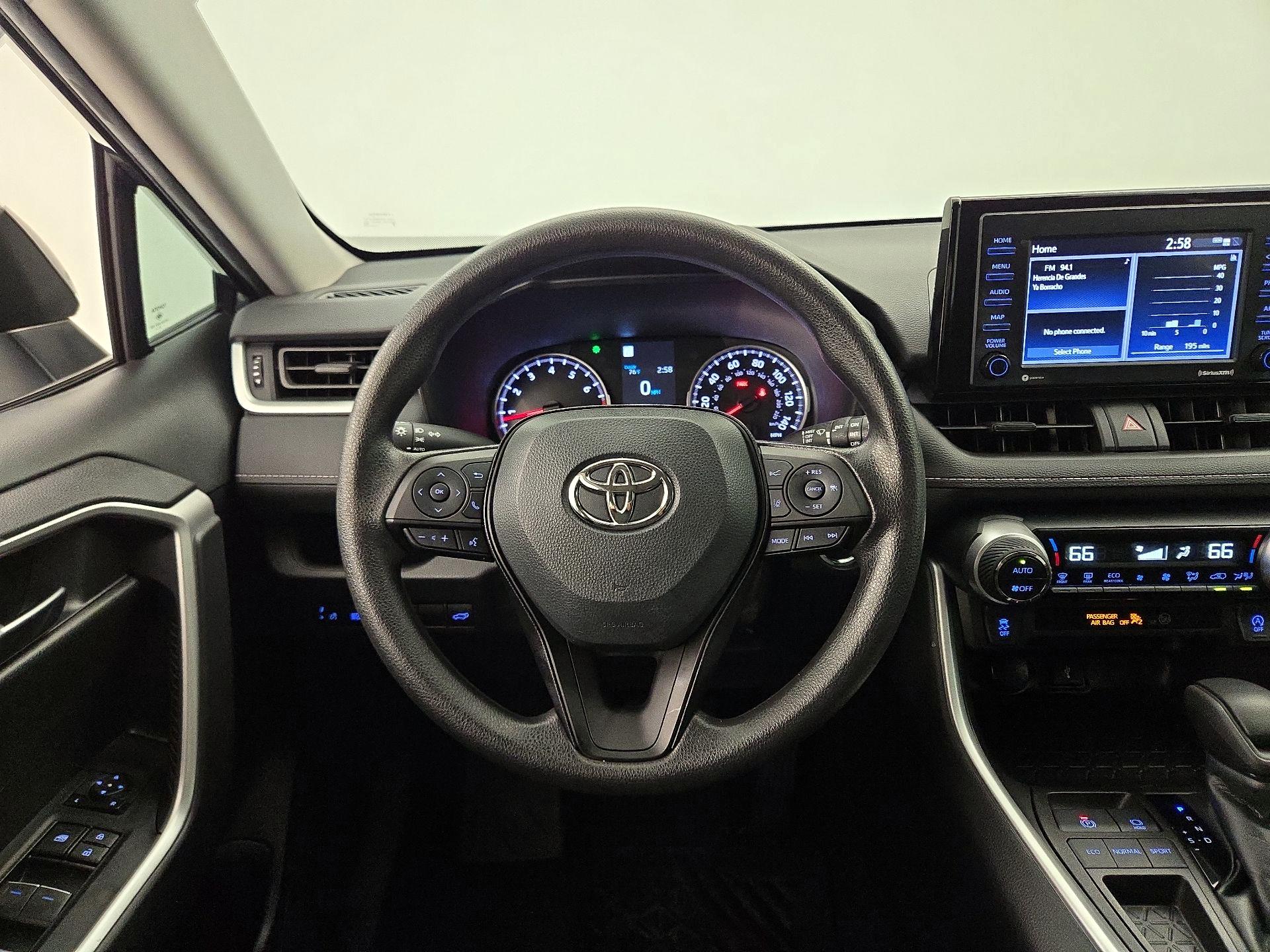 Thumbnail: 2022 Toyota RAV4 - 10