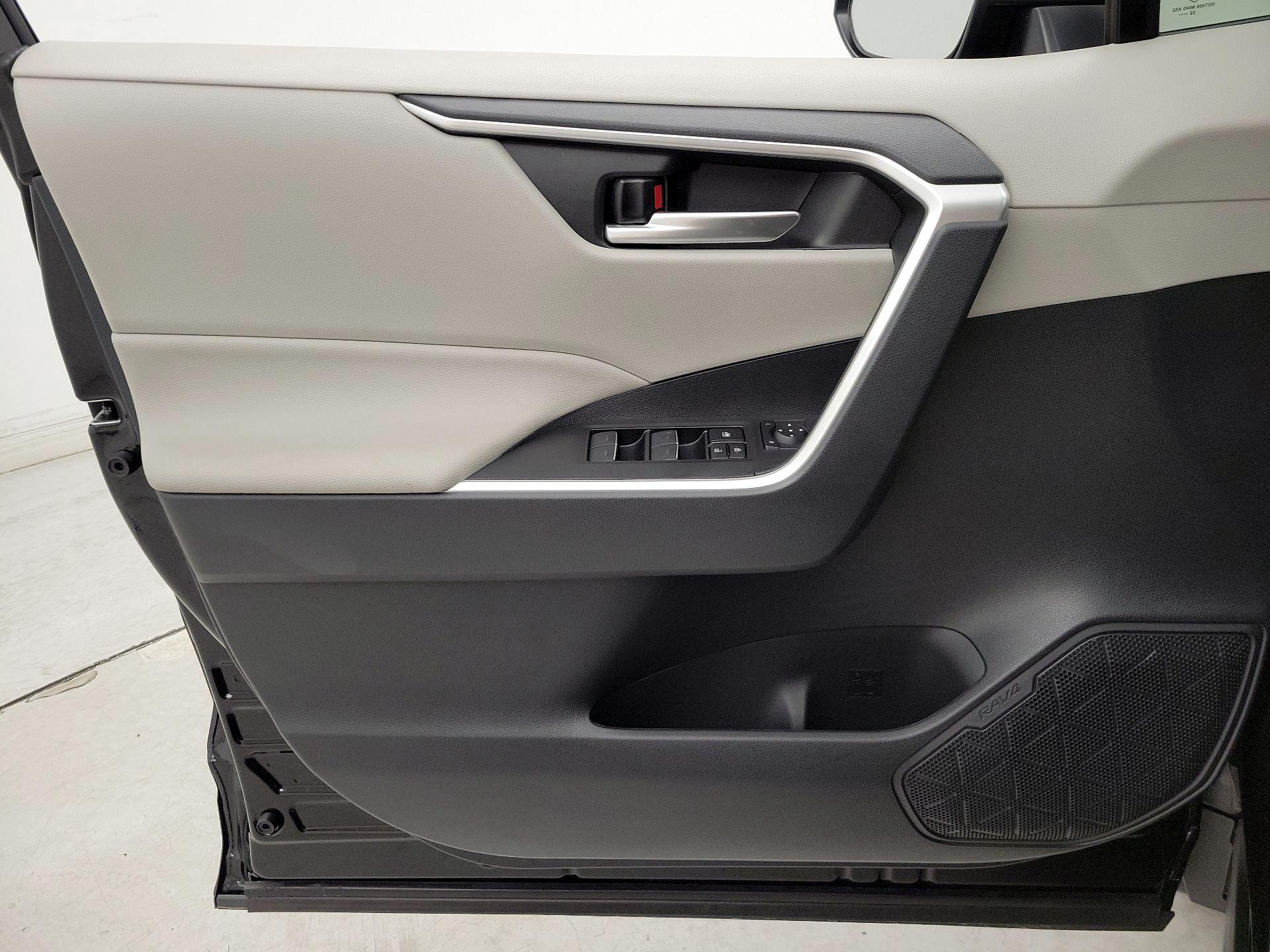 Thumbnail: 2023 Toyota RAV4 - 12