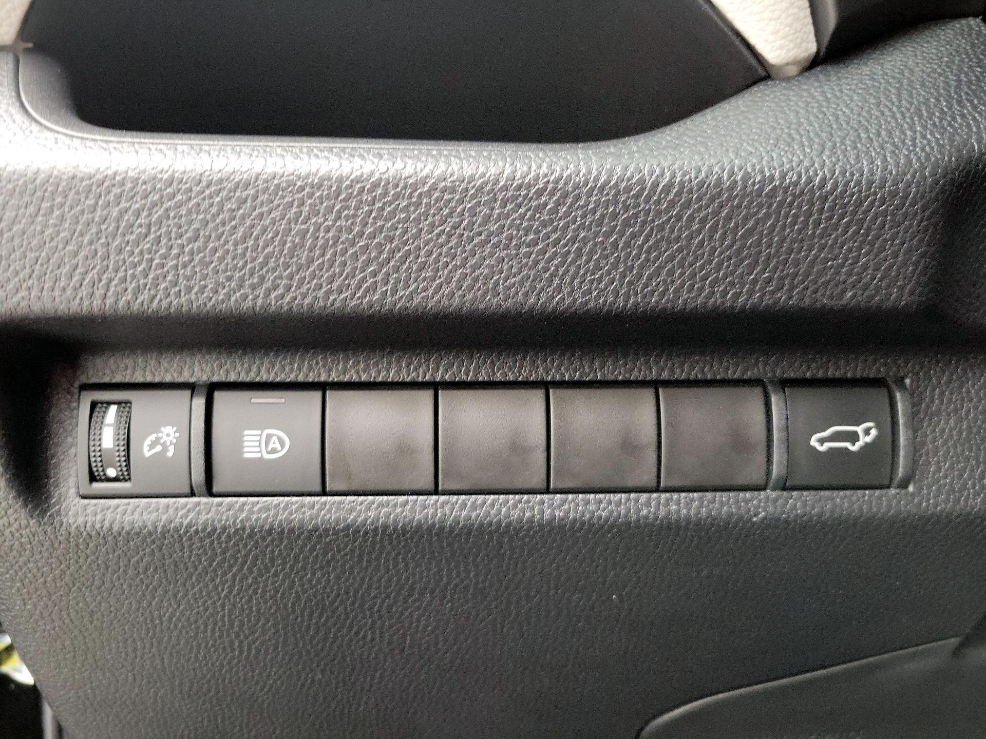 Thumbnail: 2023 Toyota RAV4 - 13