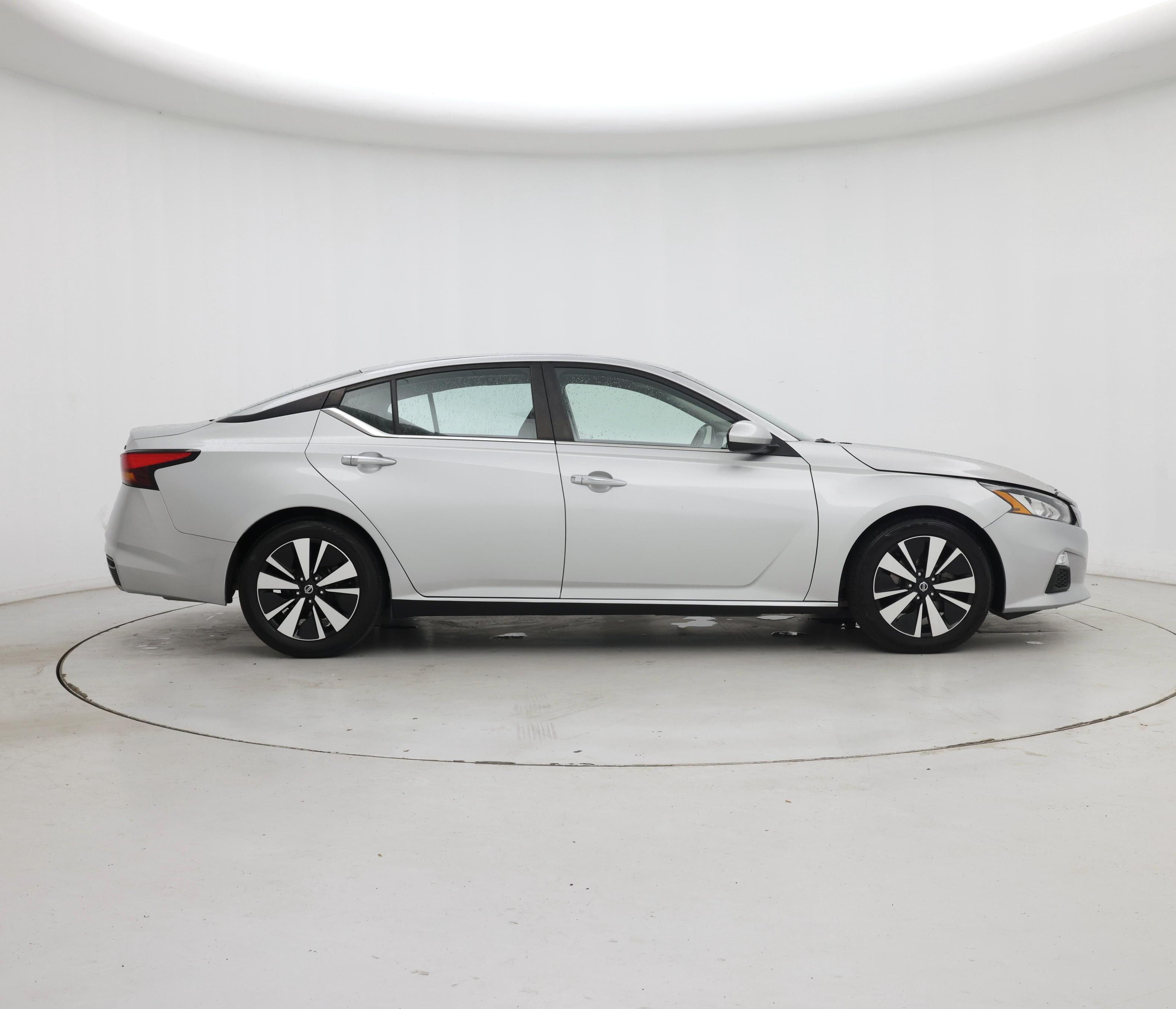 Thumbnail: 2022 Nissan Altima - 7
