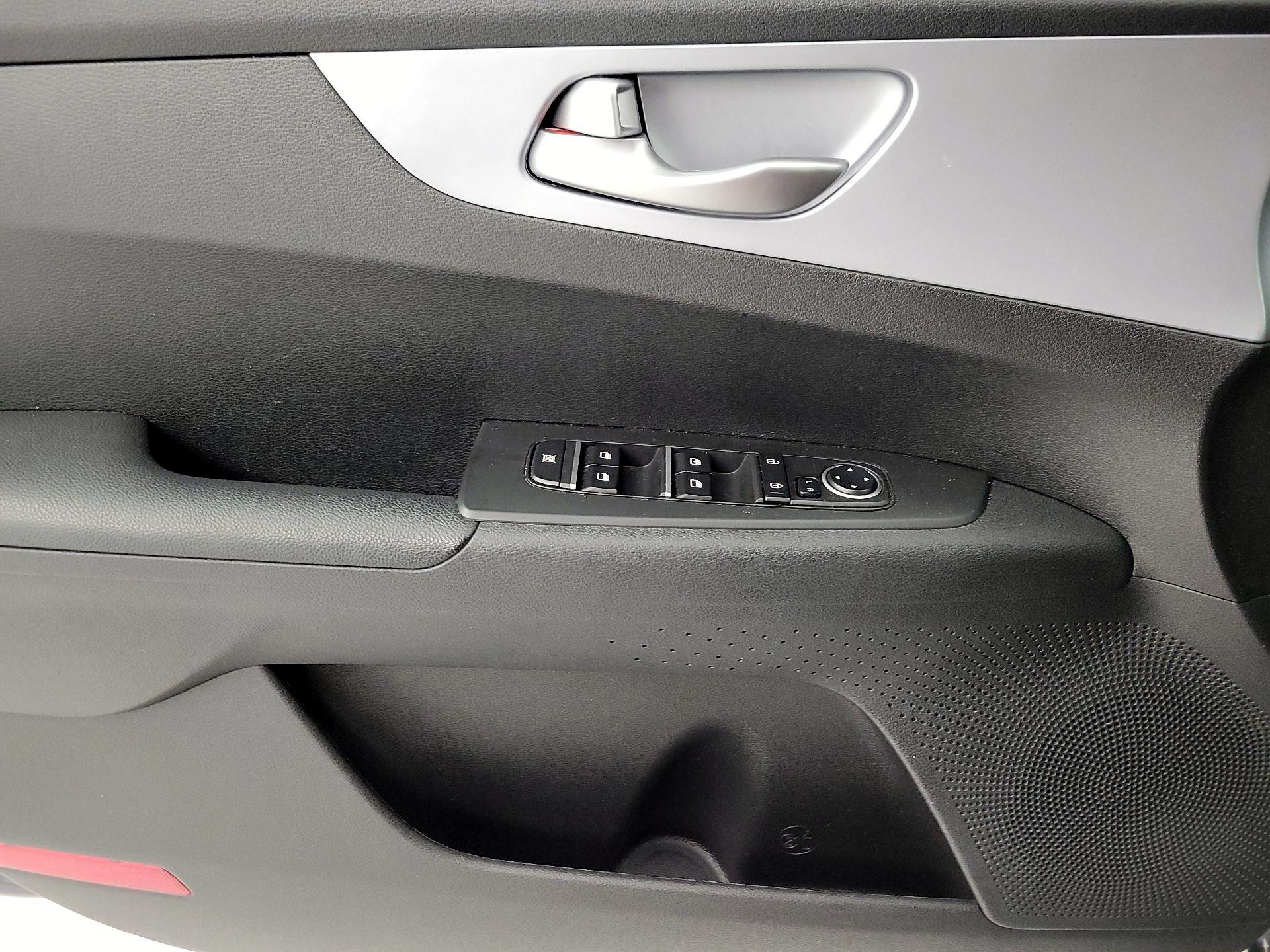 Thumbnail: 2023 Kia Forte - 12