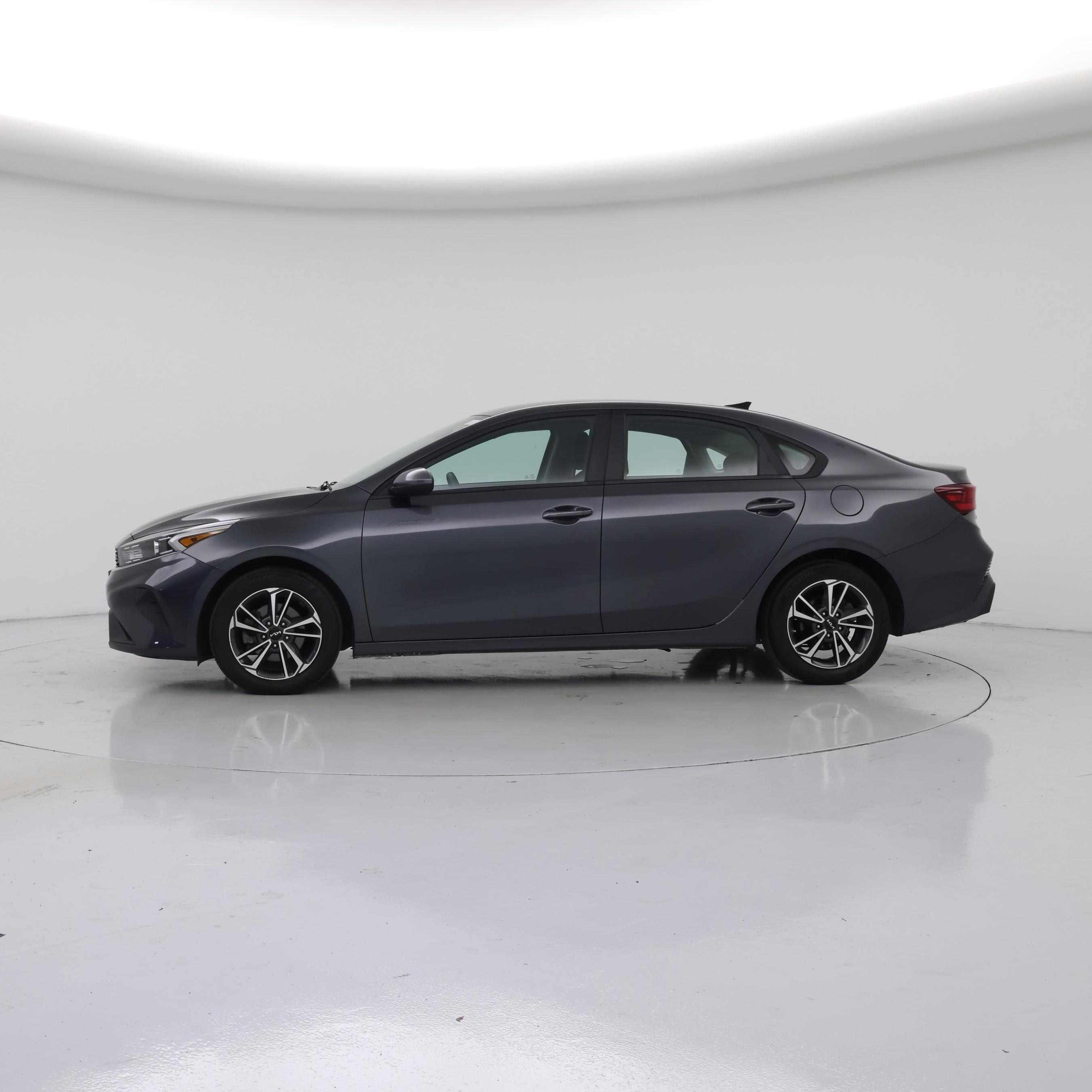 Thumbnail: 2023 Kia Forte - 3