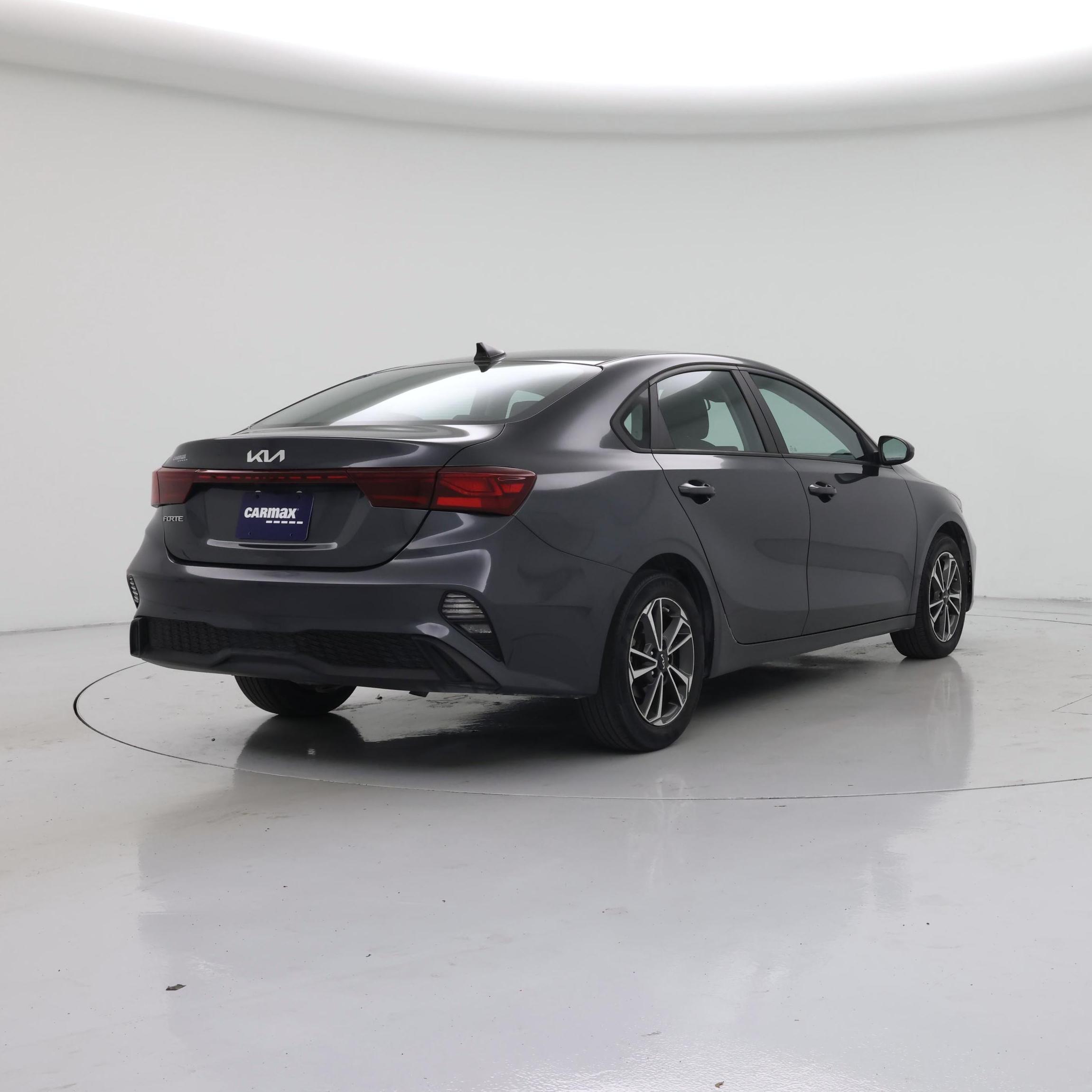 Thumbnail: 2023 Kia Forte - 8