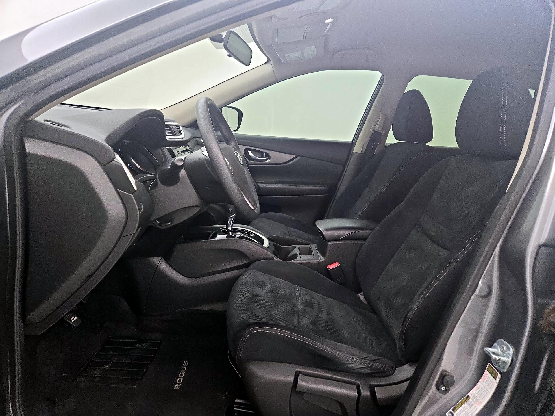 Thumbnail: 2016 Nissan Rogue - 11