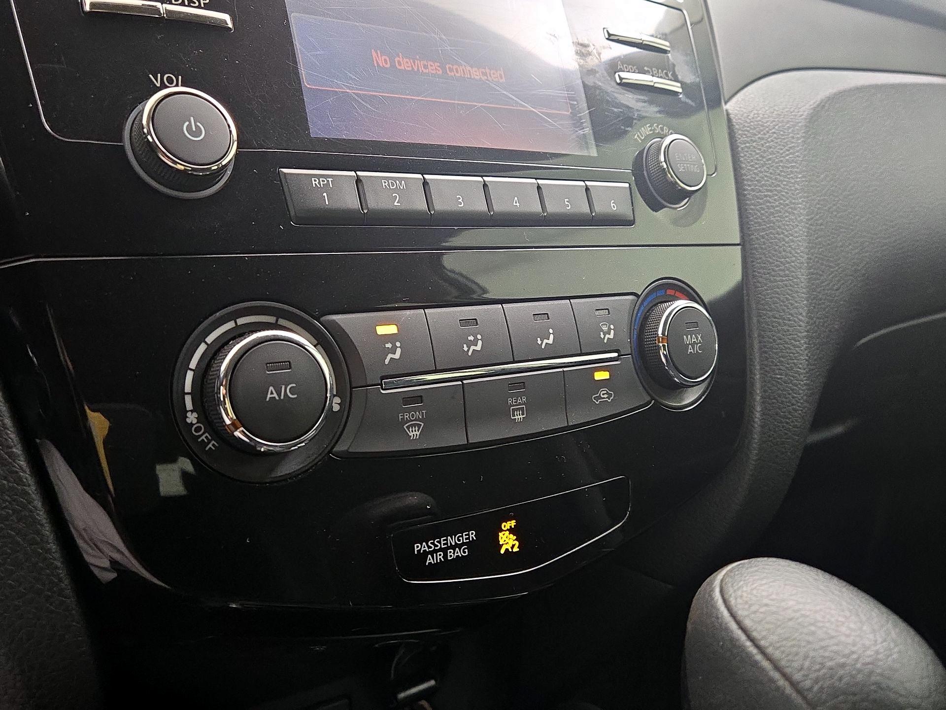 Thumbnail: 2016 Nissan Rogue - 16