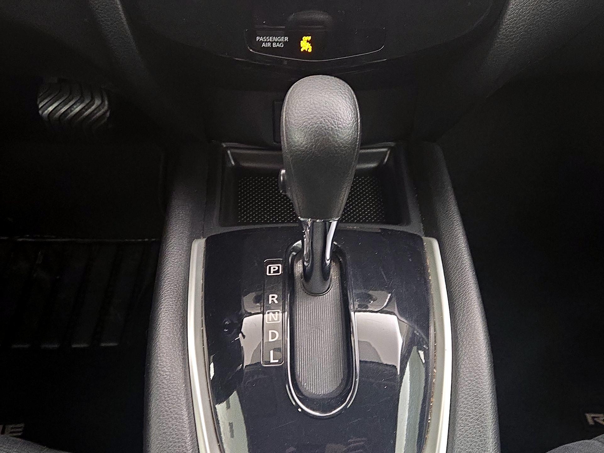 Thumbnail: 2016 Nissan Rogue - 17