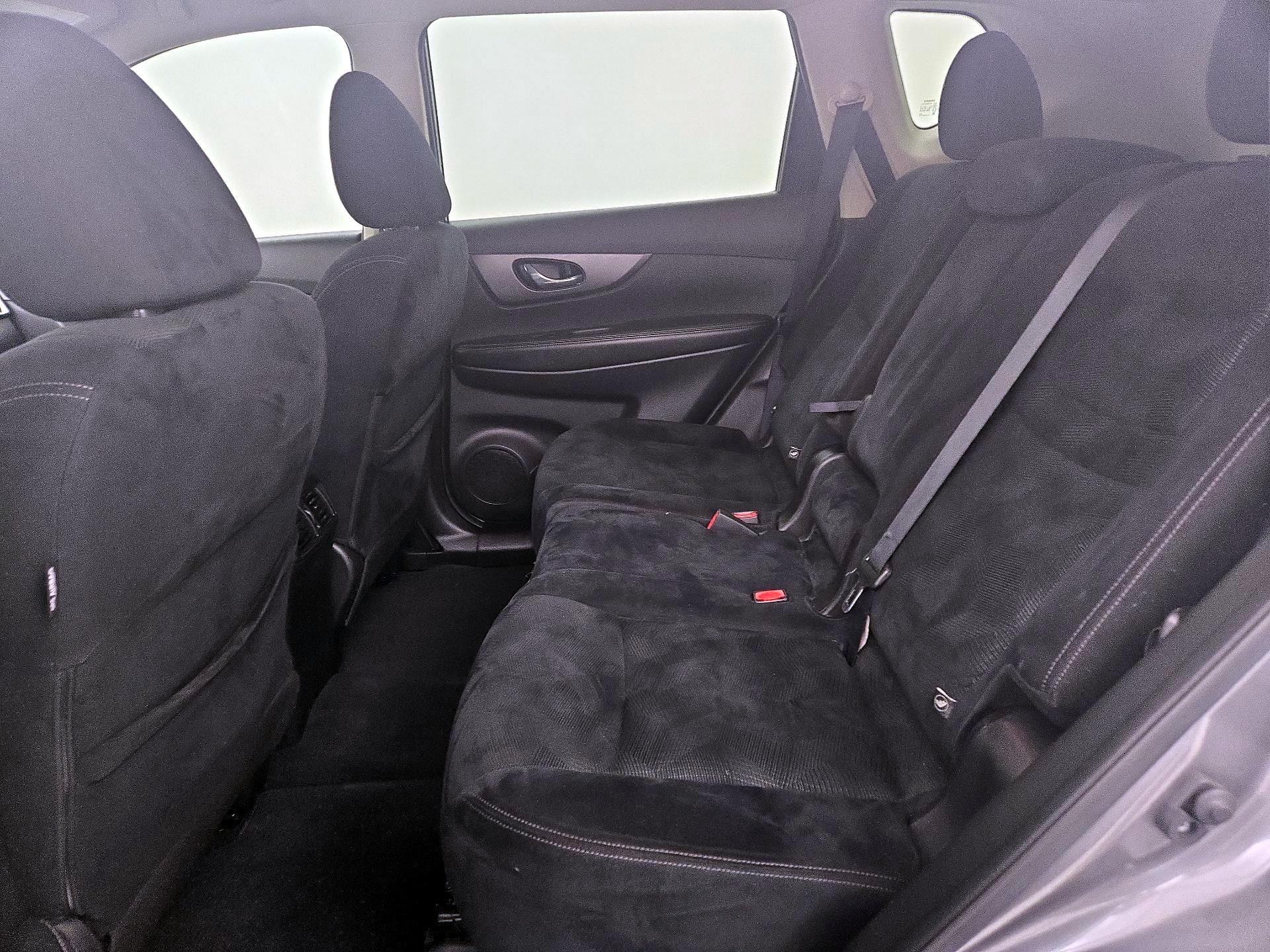 Thumbnail: 2016 Nissan Rogue - 19