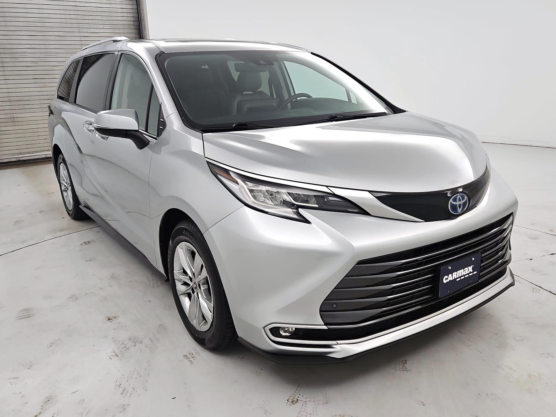Thumbnail: 2022 Toyota Sienna - 1