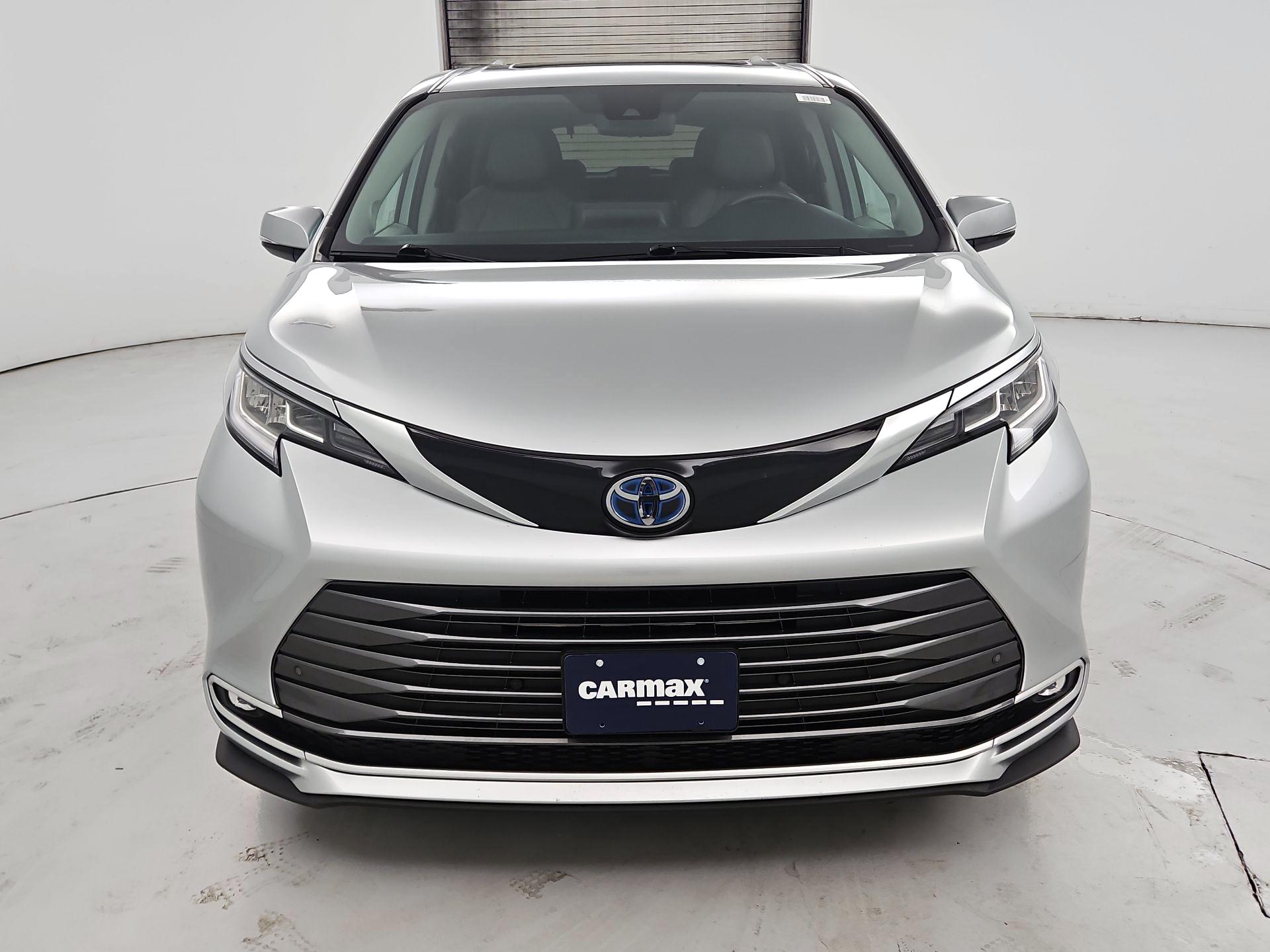 Thumbnail: 2022 Toyota Sienna - 2