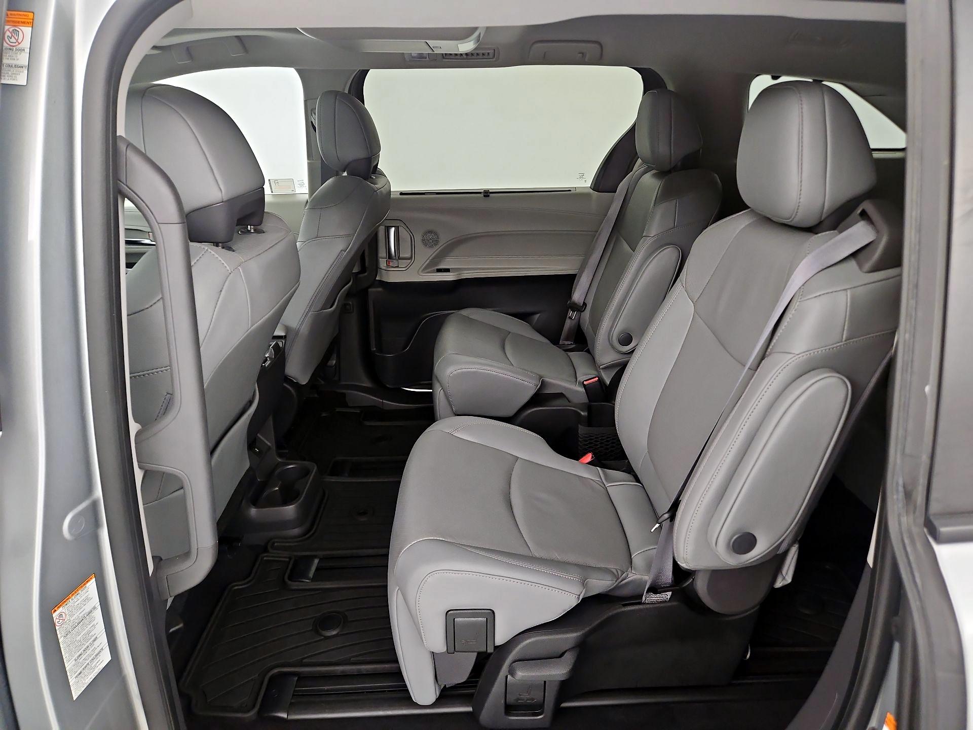 Thumbnail: 2022 Toyota Sienna - 19