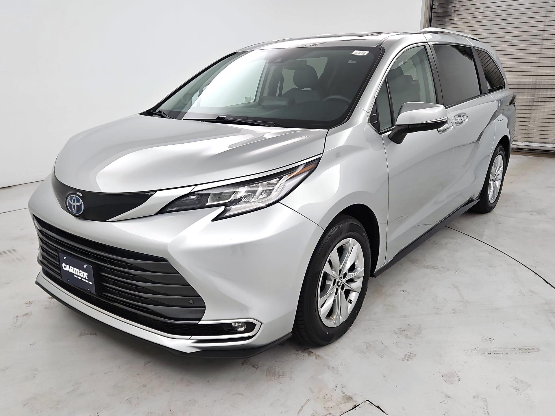 Thumbnail: 2022 Toyota Sienna - 3