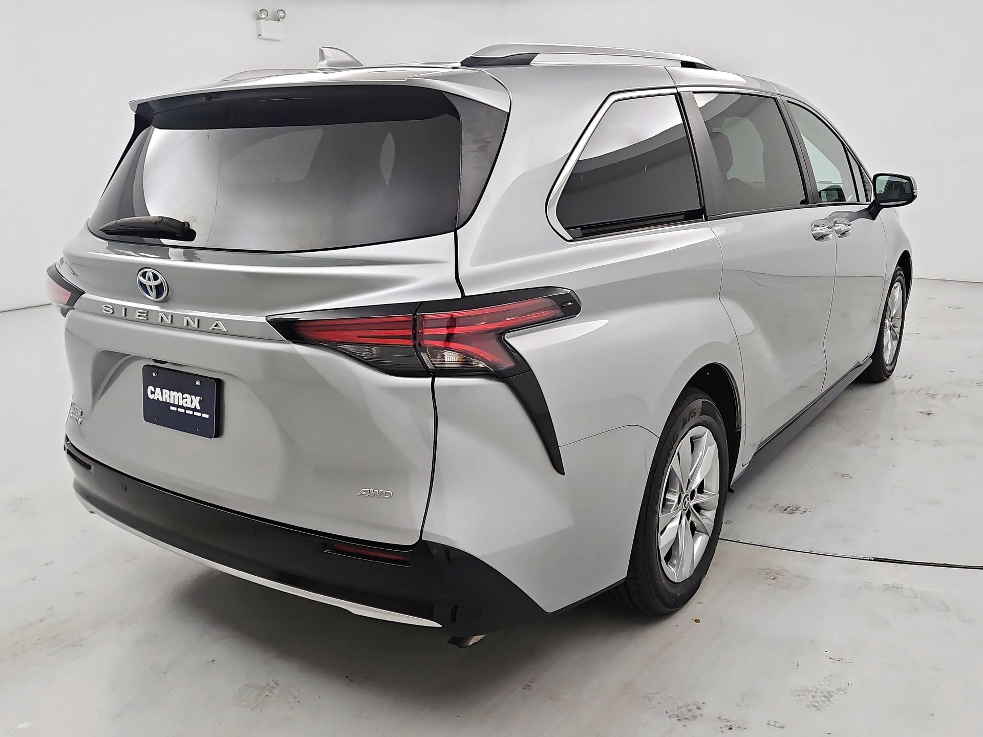 Thumbnail: 2022 Toyota Sienna - 5