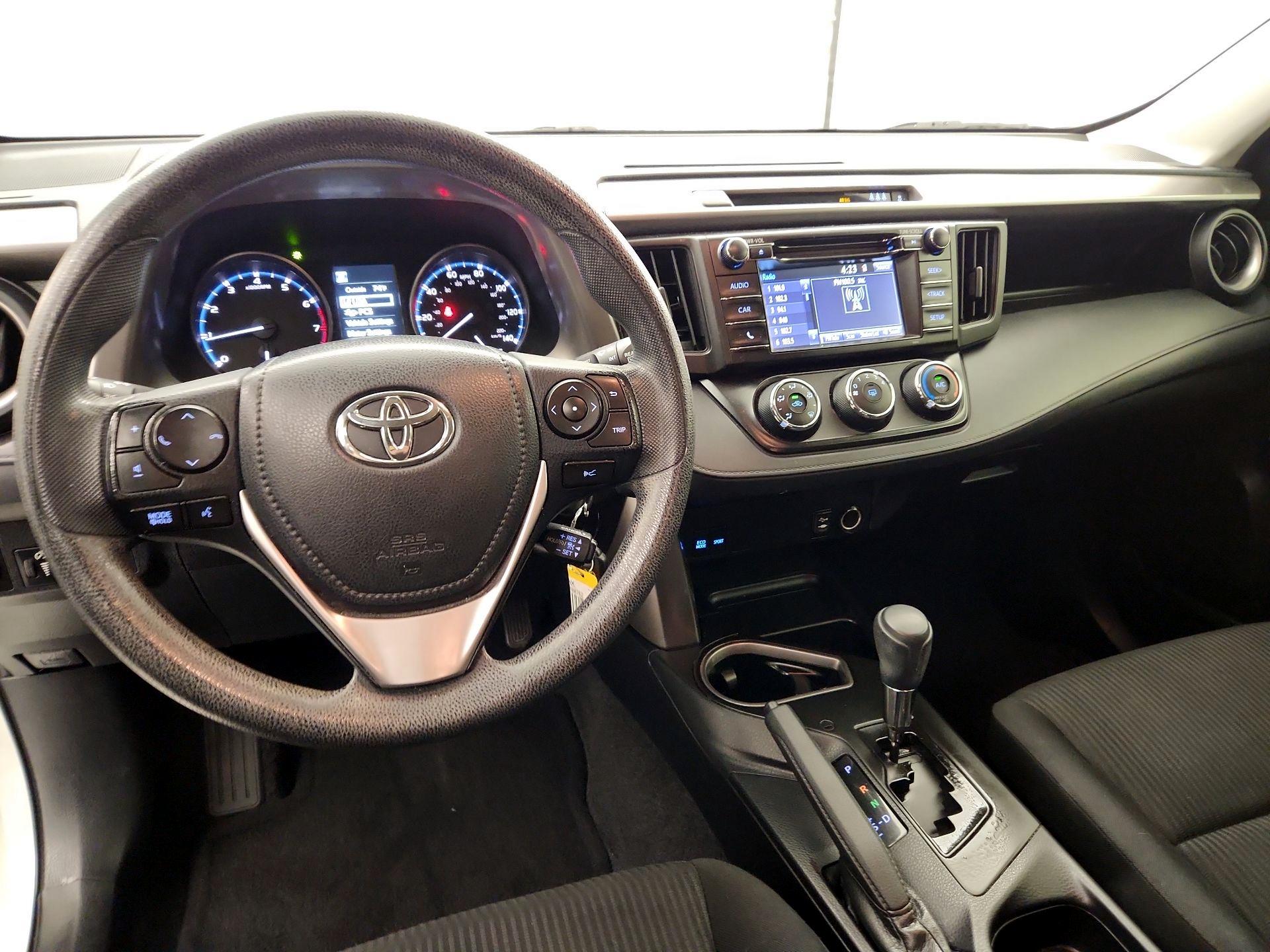 Thumbnail: 2017 Toyota RAV4 - 9
