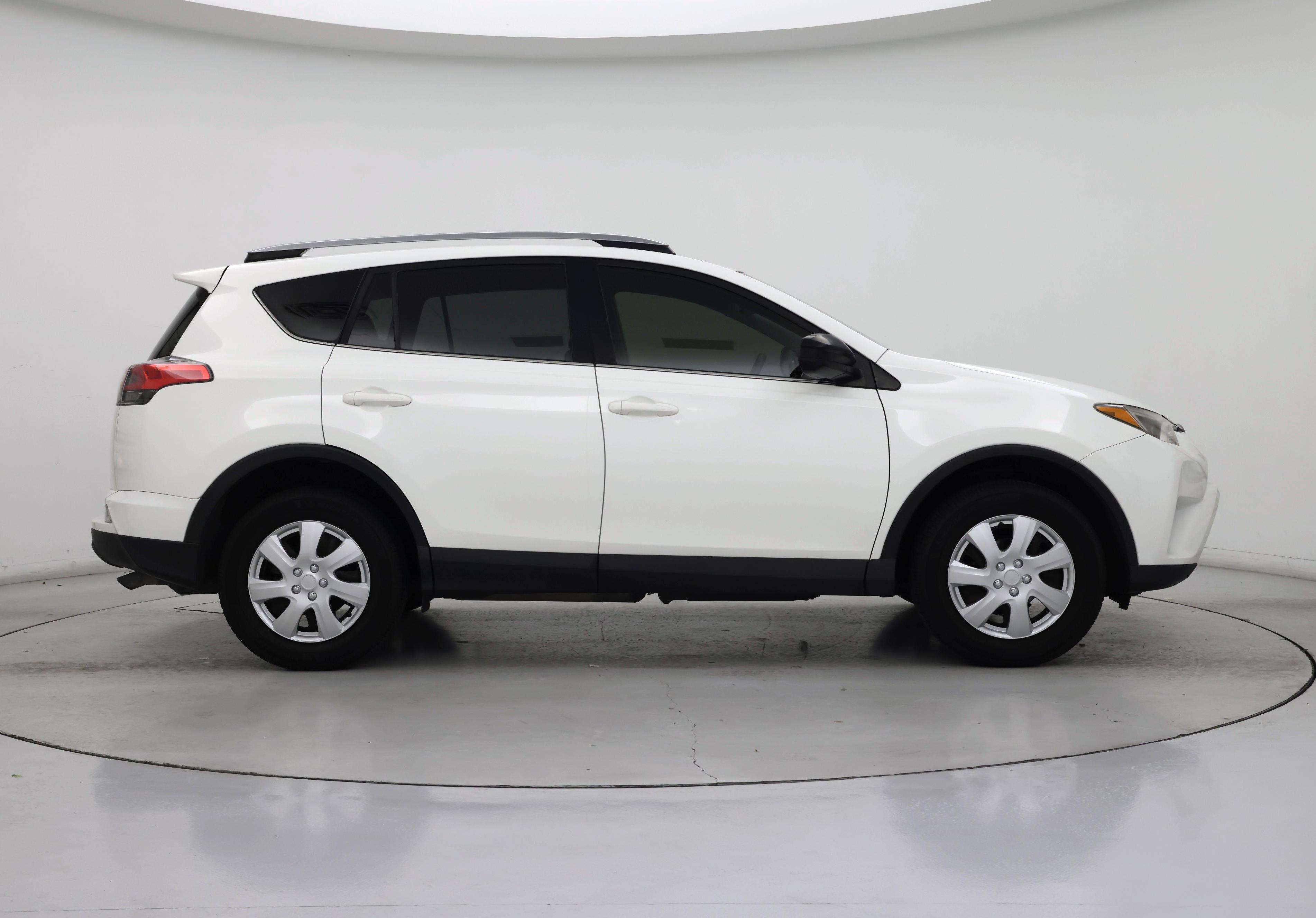 Thumbnail: 2017 Toyota RAV4 - 7