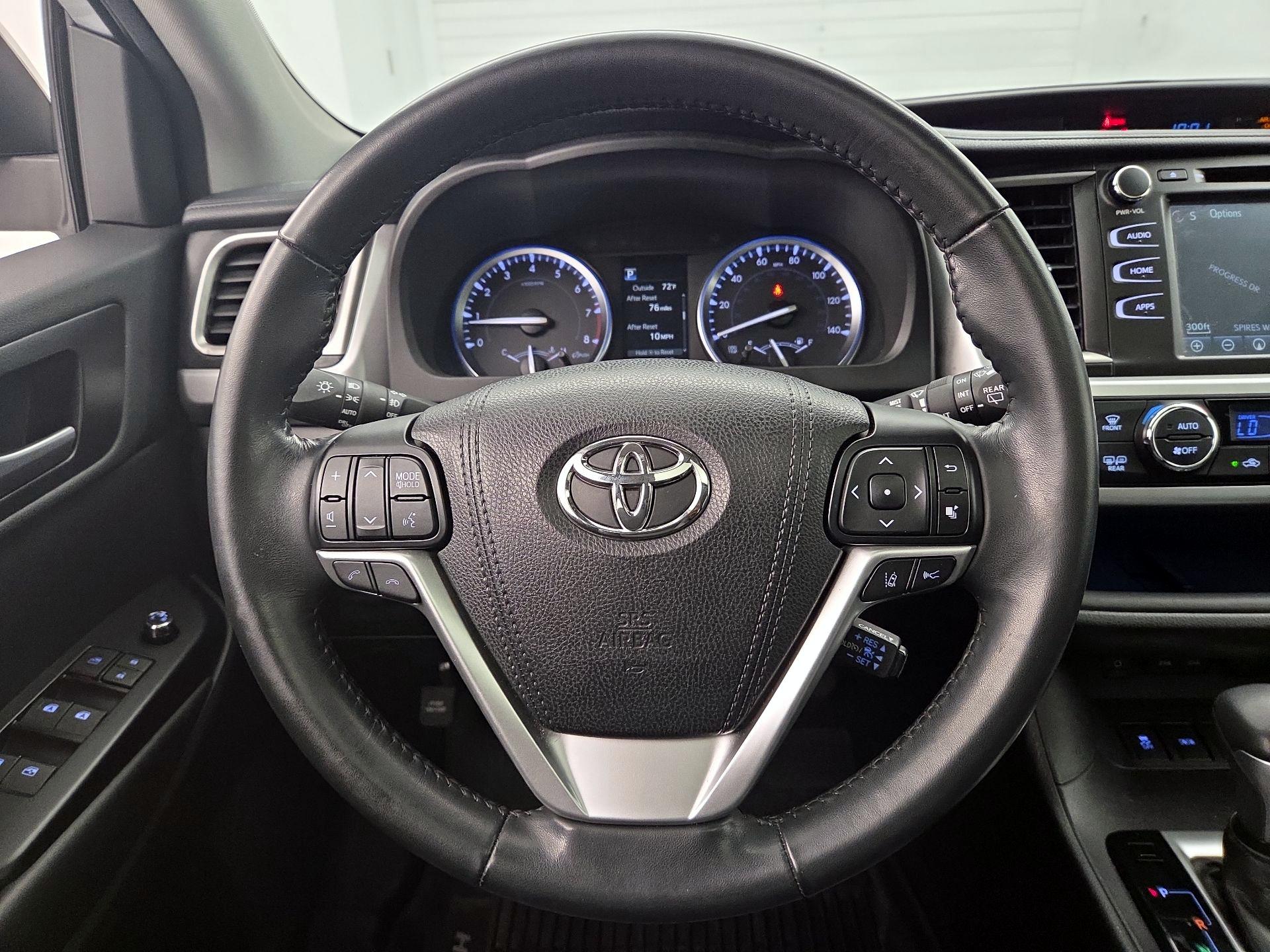 Thumbnail: 2018 Toyota Highlander - 10
