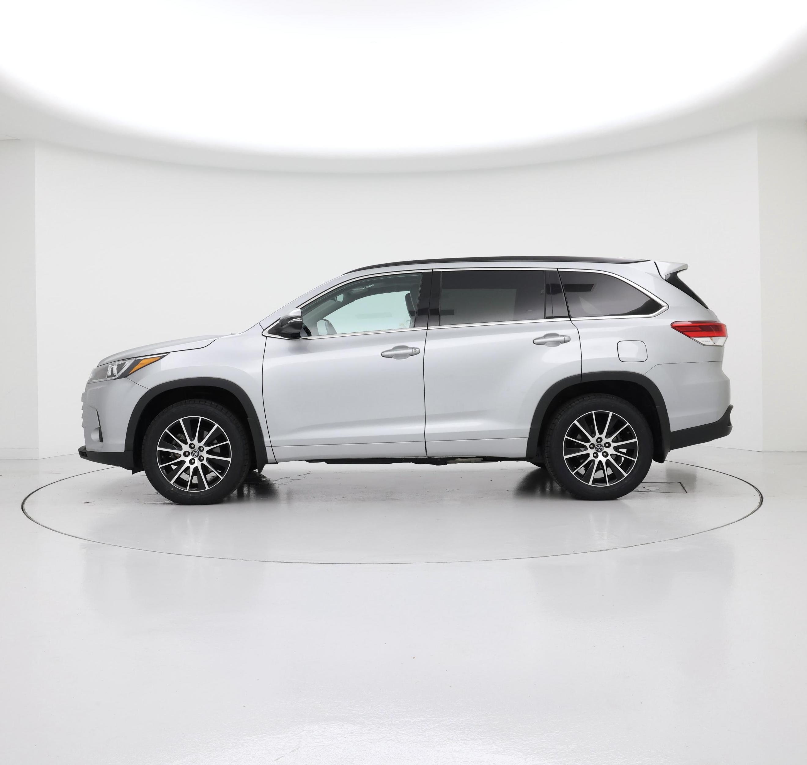 Thumbnail: 2018 Toyota Highlander - 3