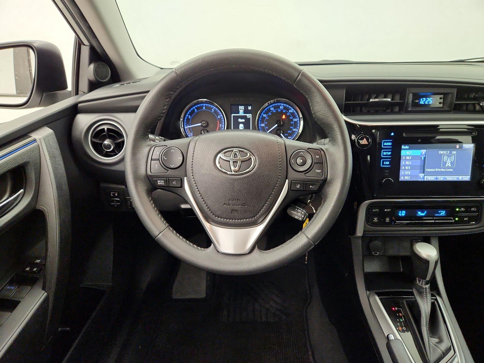 Thumbnail: 2017 Toyota Corolla - 10