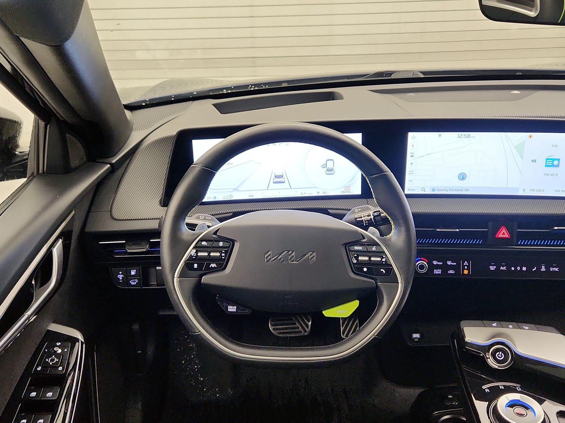 Thumbnail: 2023 Kia EV6 - 10