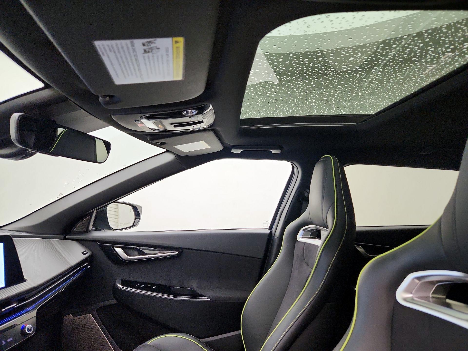 Thumbnail: 2023 Kia EV6 - 20