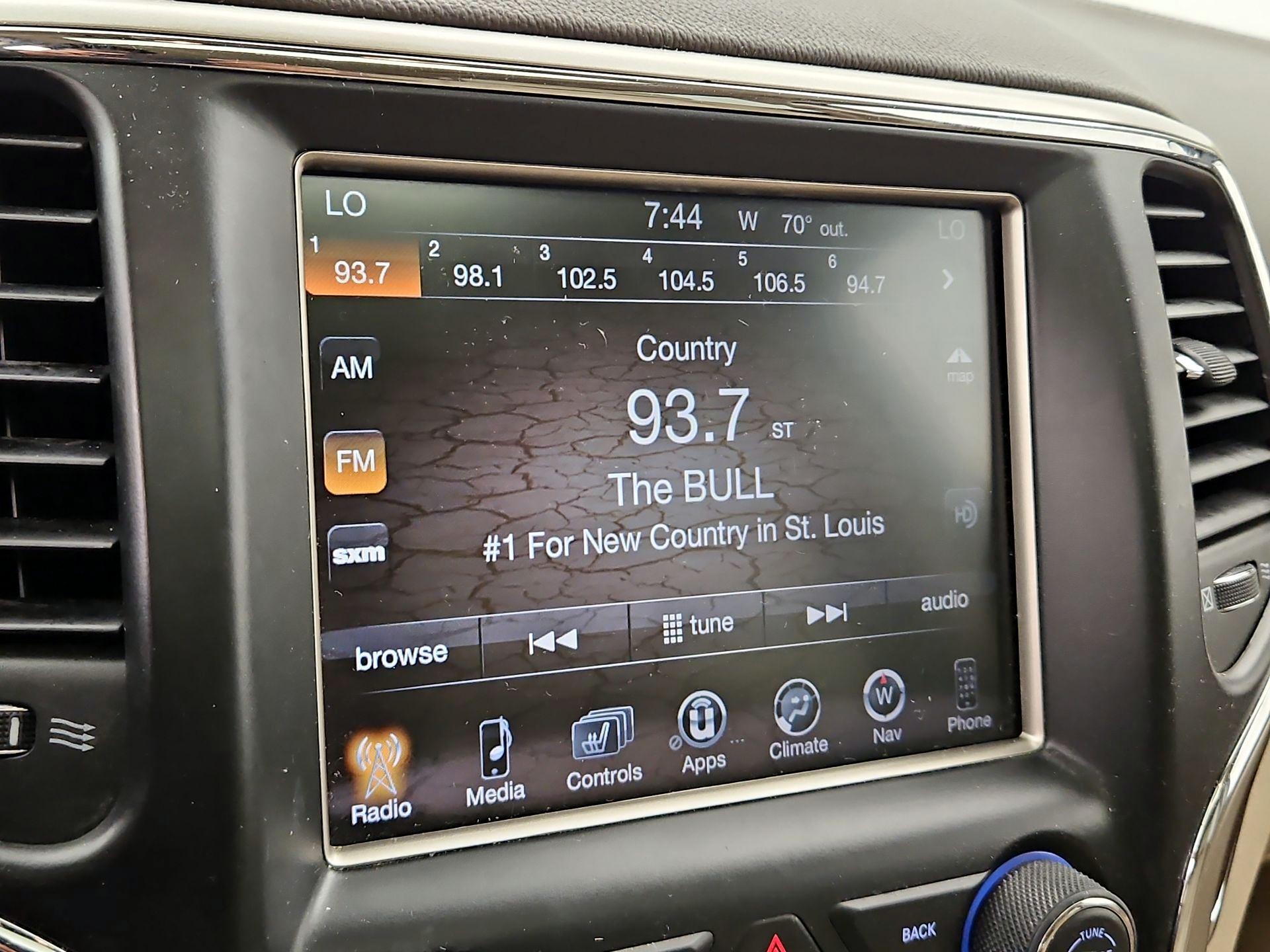 Thumbnail: 2014 Jeep Grand Cherokee - 16