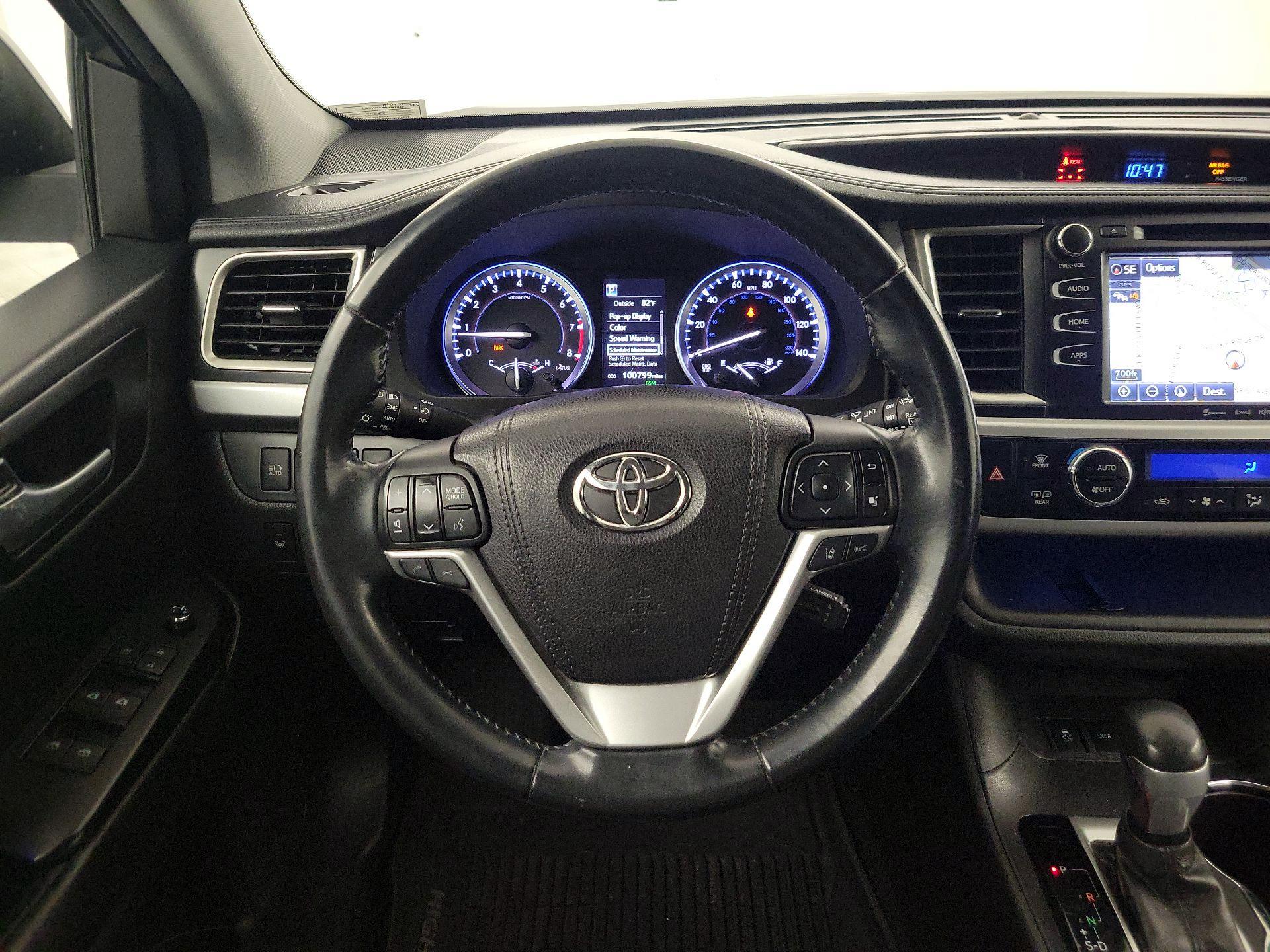 Thumbnail: 2017 Toyota Highlander - 10