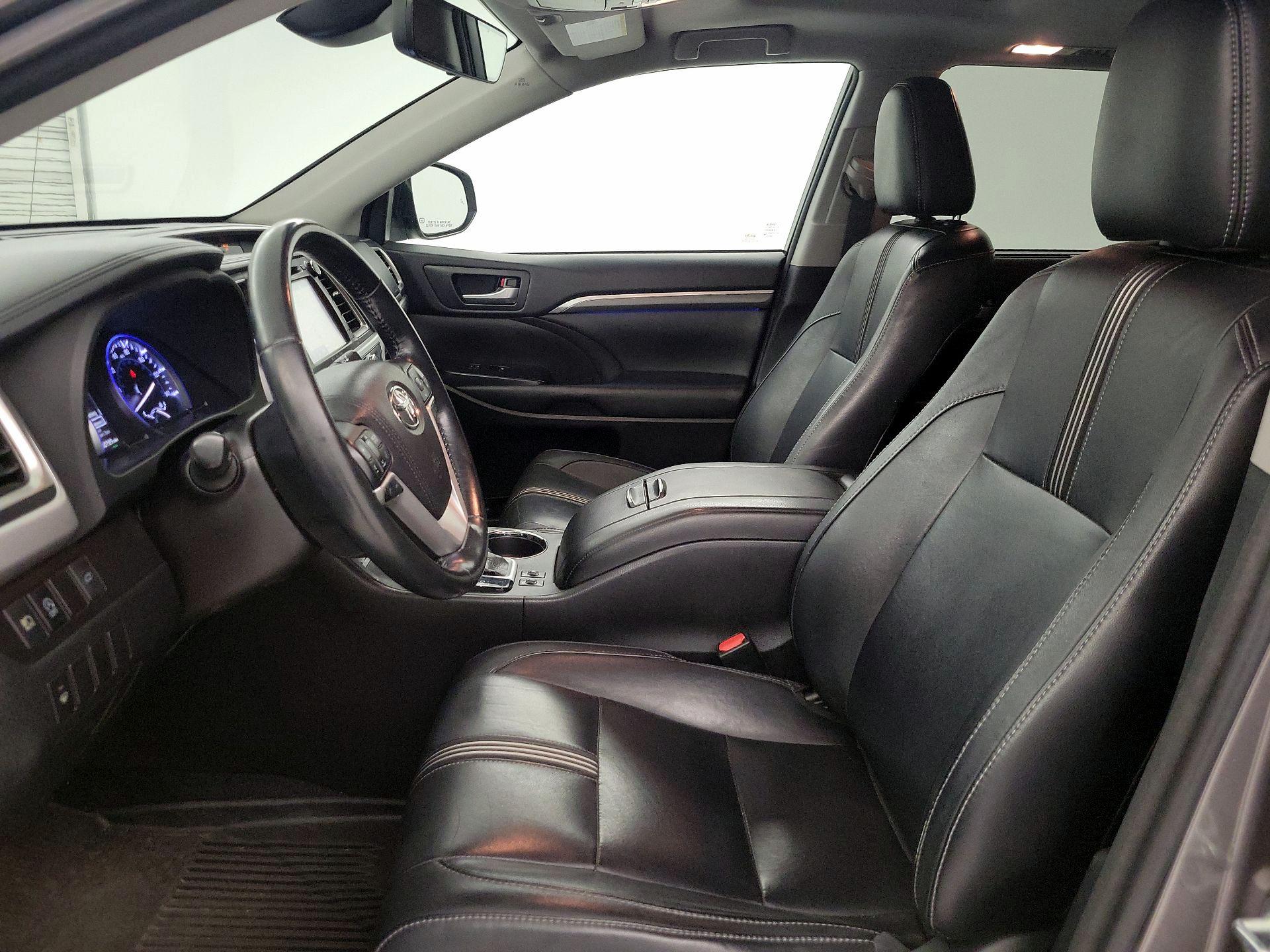 Thumbnail: 2017 Toyota Highlander - 11