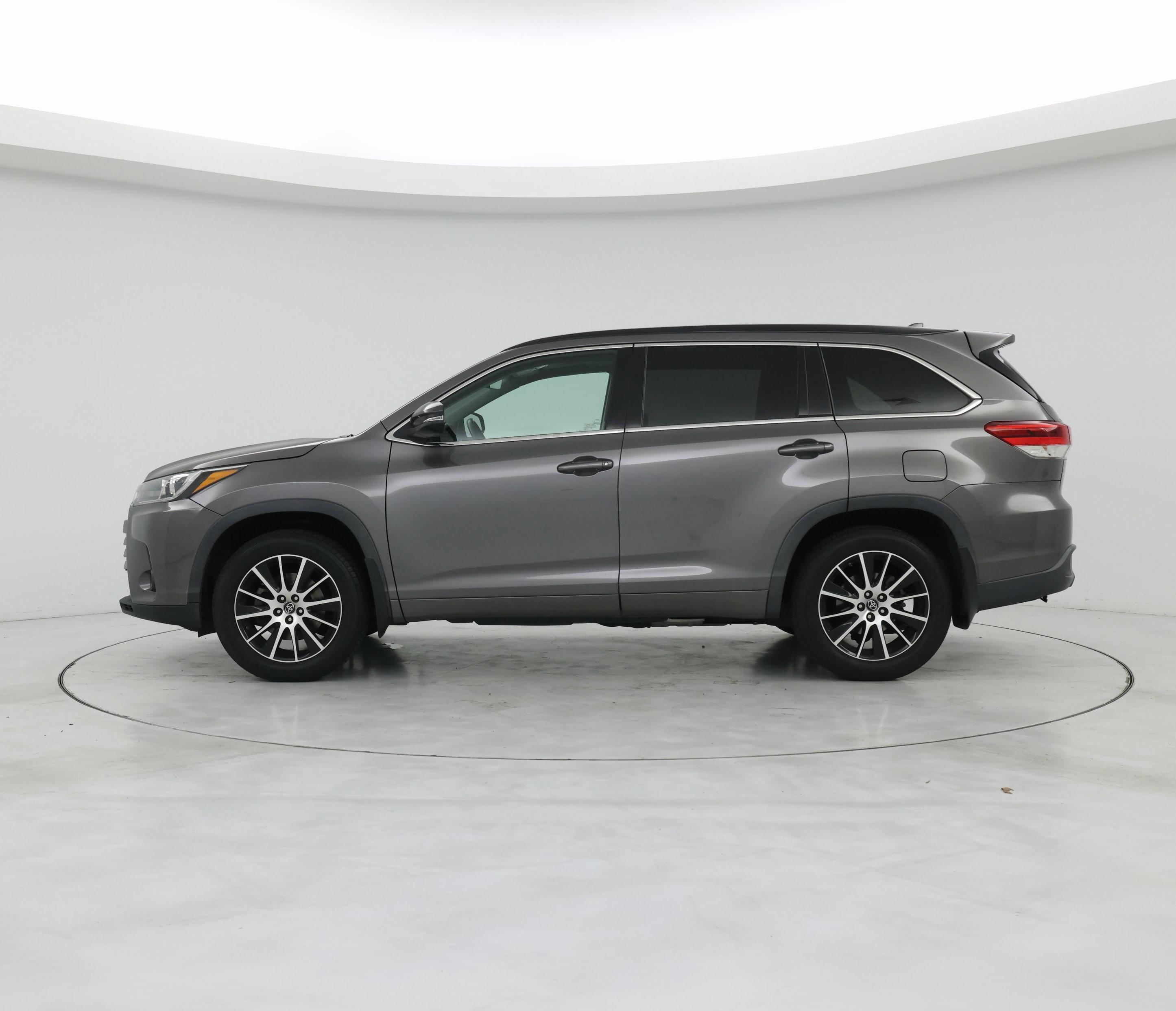 Thumbnail: 2017 Toyota Highlander - 3
