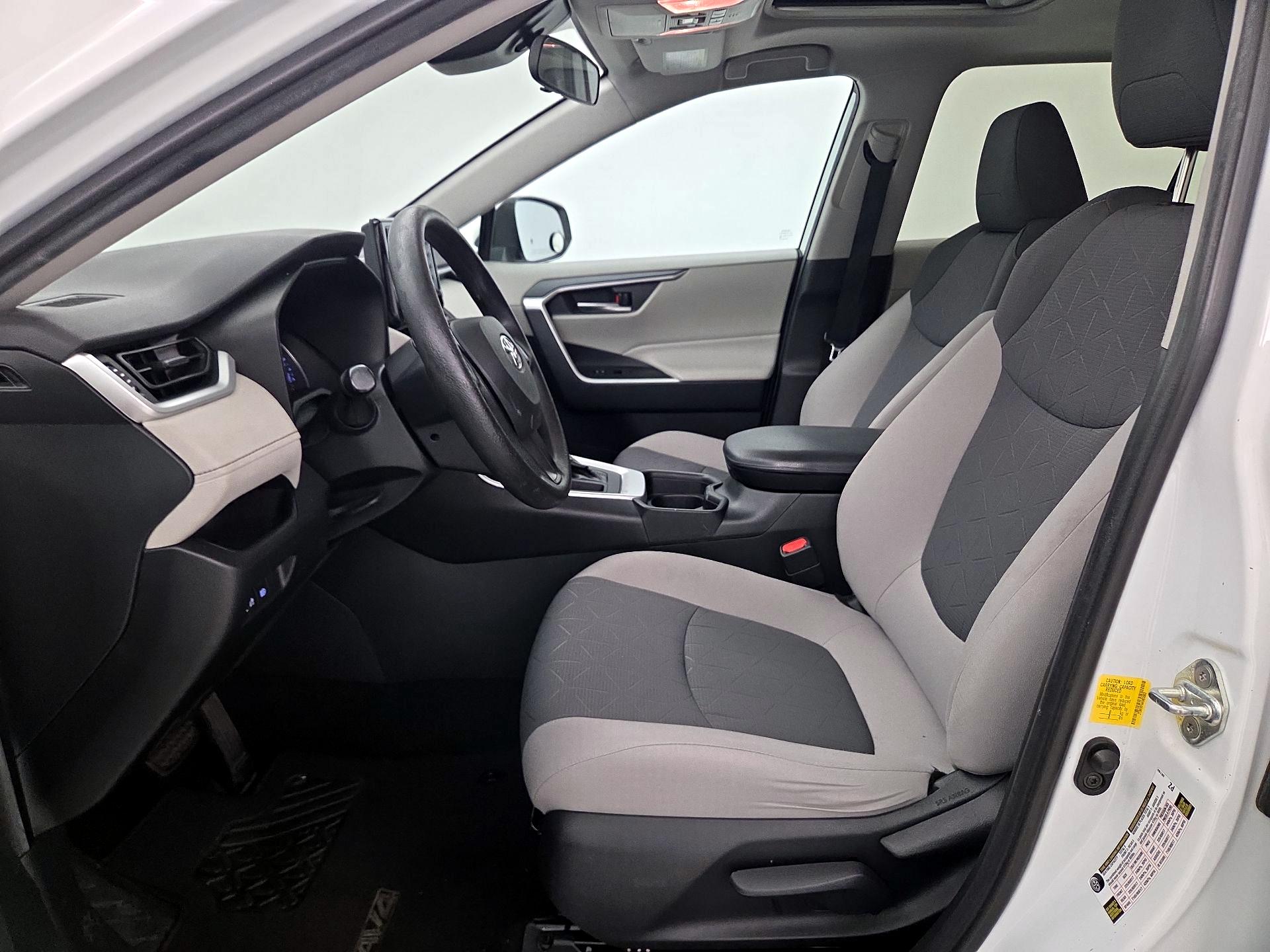 Thumbnail: 2019 Toyota RAV4 - 11