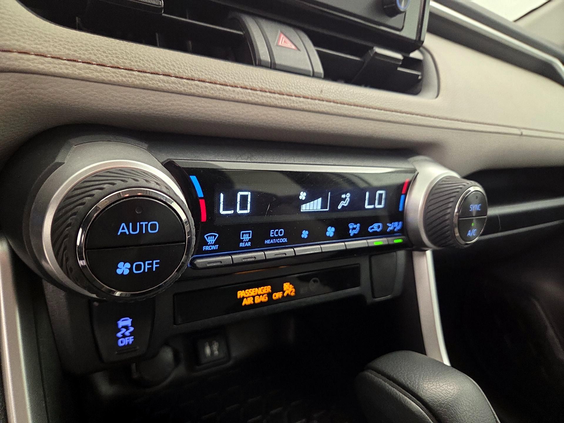 Thumbnail: 2019 Toyota RAV4 - 16