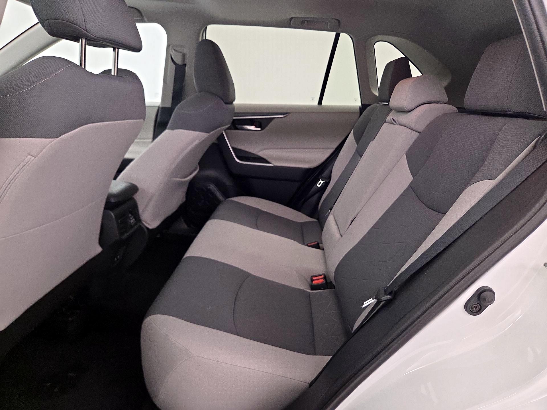 Thumbnail: 2019 Toyota RAV4 - 20