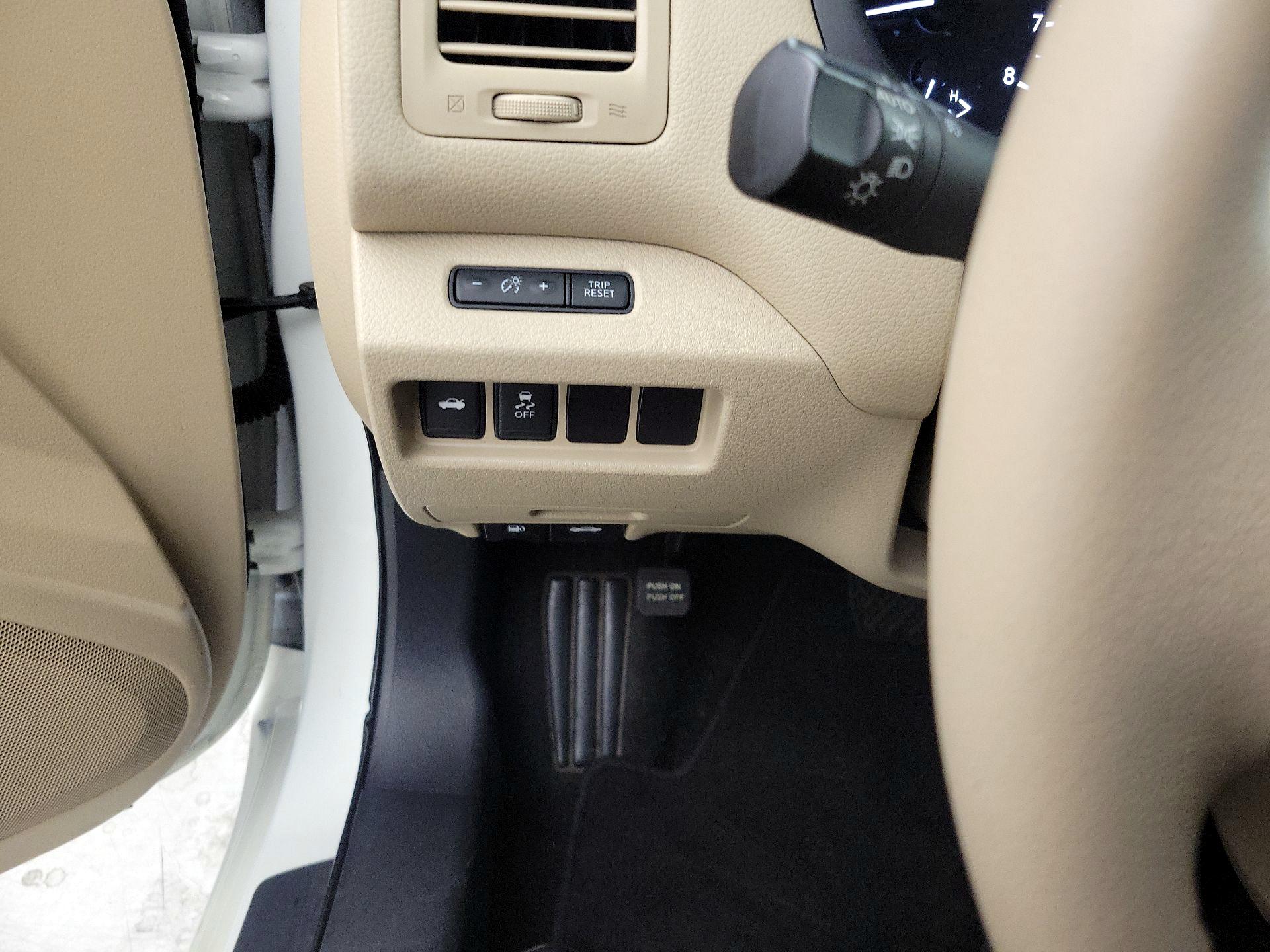 Thumbnail: 2016 Nissan Altima - 13