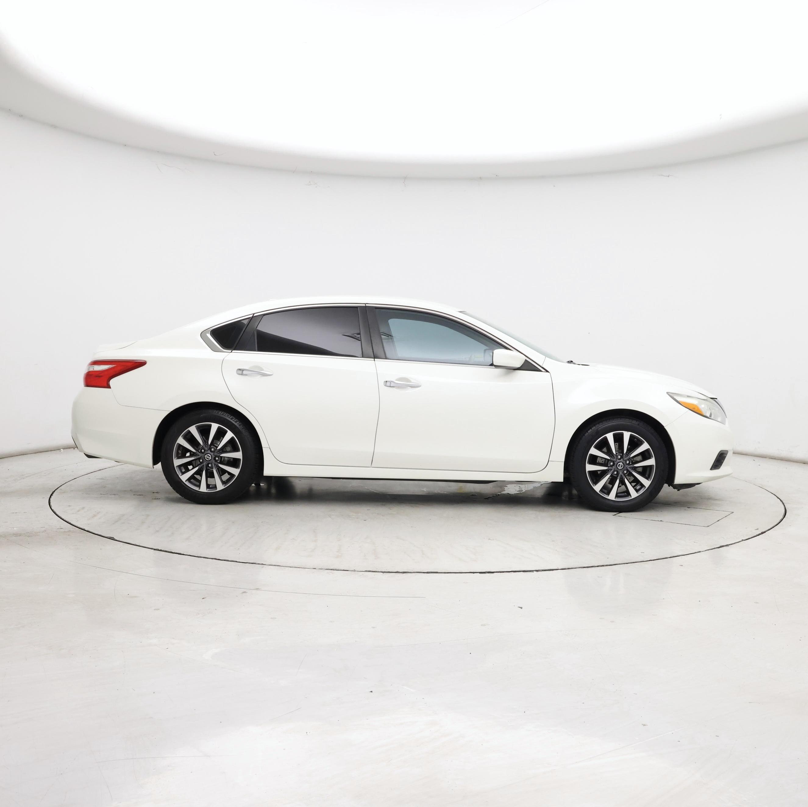 Thumbnail: 2016 Nissan Altima - 7